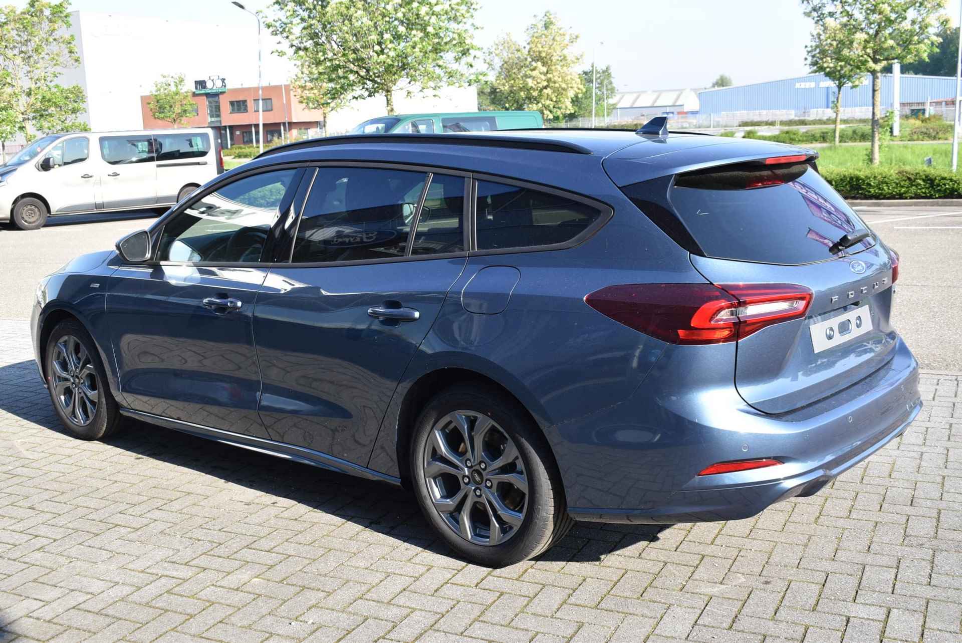 Ford Focus Wagon 1.0 EcoBoost Hybrid ST Line | € 5000,- VOORDEEL | Chrome Blue | Driver Assistance Pack - 4/16