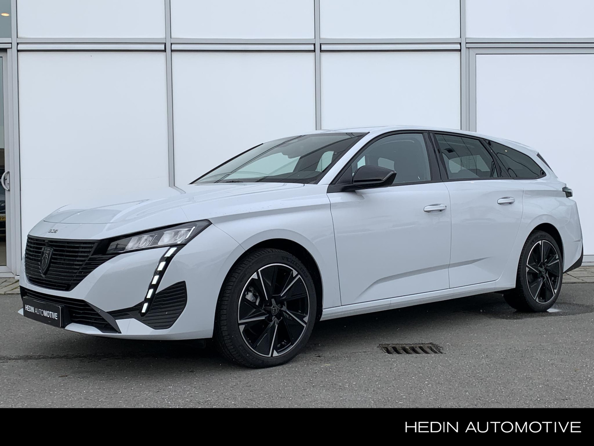 Peugeot e-308 SW Style EV 54 kWh Climate Control | Adaptive Cruisecontrol | 18"Lichtmetalen Velgen | Apple Carplay & Andriod Auto