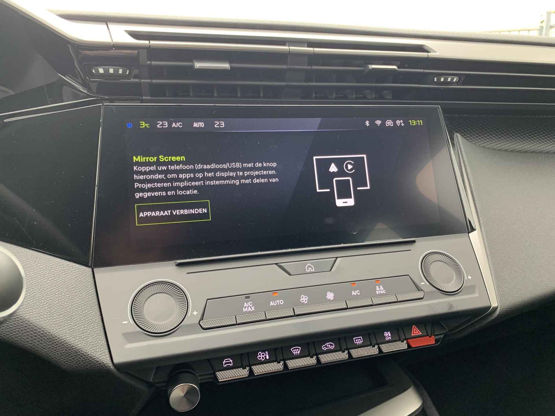 Peugeot e-308 SW Style EV 54 kWh Climate Control | Adaptive Cruisecontrol | 18"Lichtmetalen Velgen | Apple Carplay & Andriod Auto - 9/19