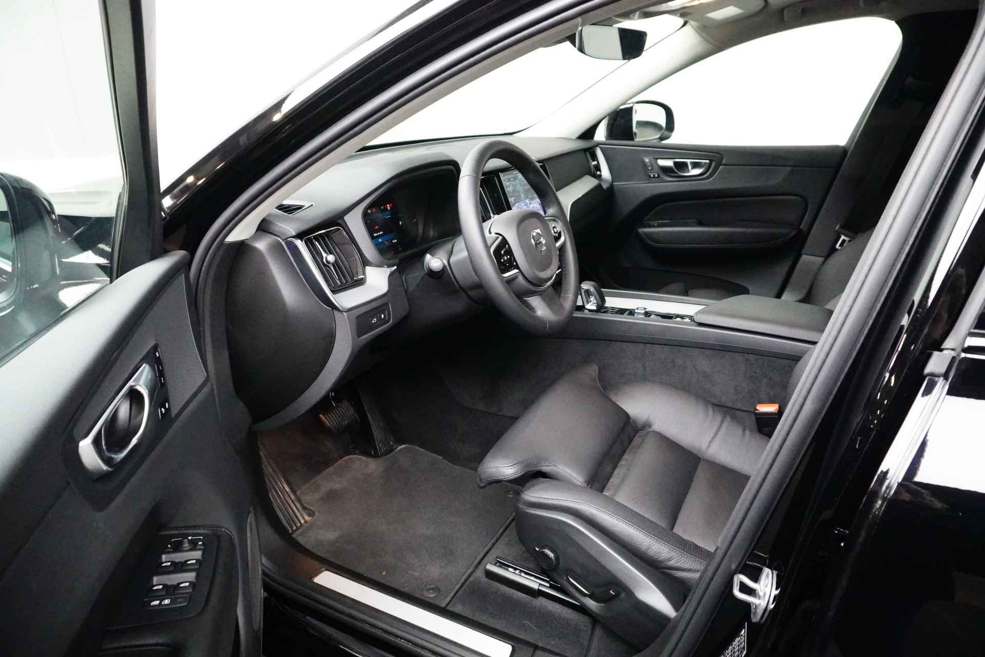 Volvo XC60 T6 AWD Plus Dark | Panoramadak | Adaptive Cruise | 21 Inch | Camera | Memory Seats | BLIS | Trekhaak - 15/32