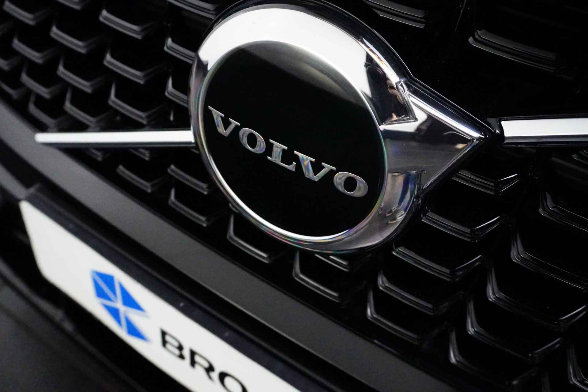 Volvo XC60 T6 AWD Plus Dark | Panoramadak | Adaptive Cruise | 21 Inch | Camera | Memory Seats | BLIS | Trekhaak - 32/32