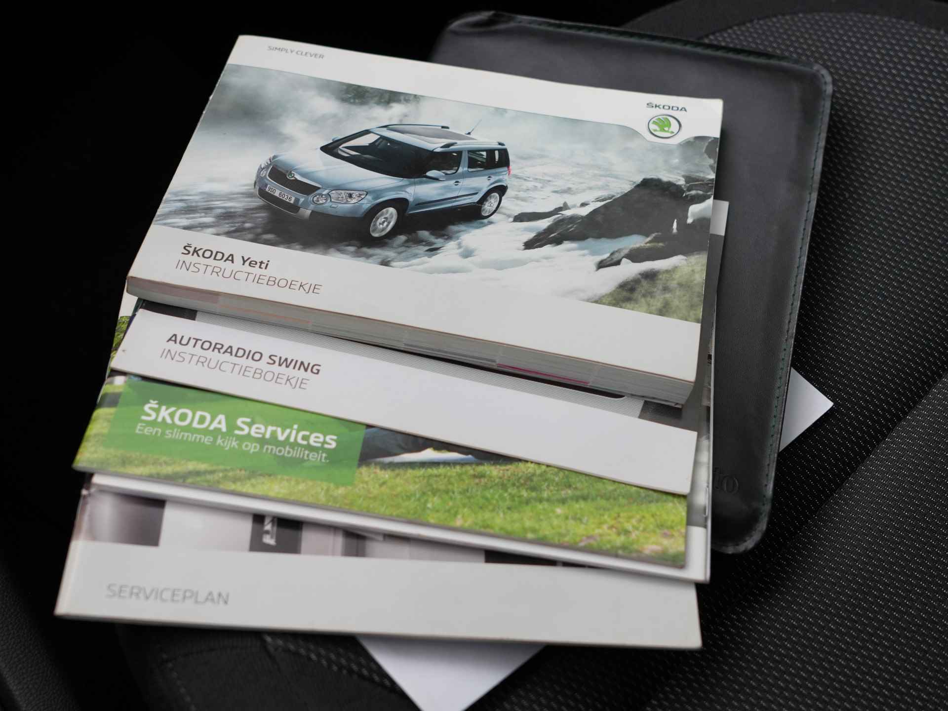 Škoda Yeti 1.2 TSI Ambition | Pano schuifkanteldak | Cruise+Climate Contr. | Radio CD | Stuurwiel bed. | - 20/33