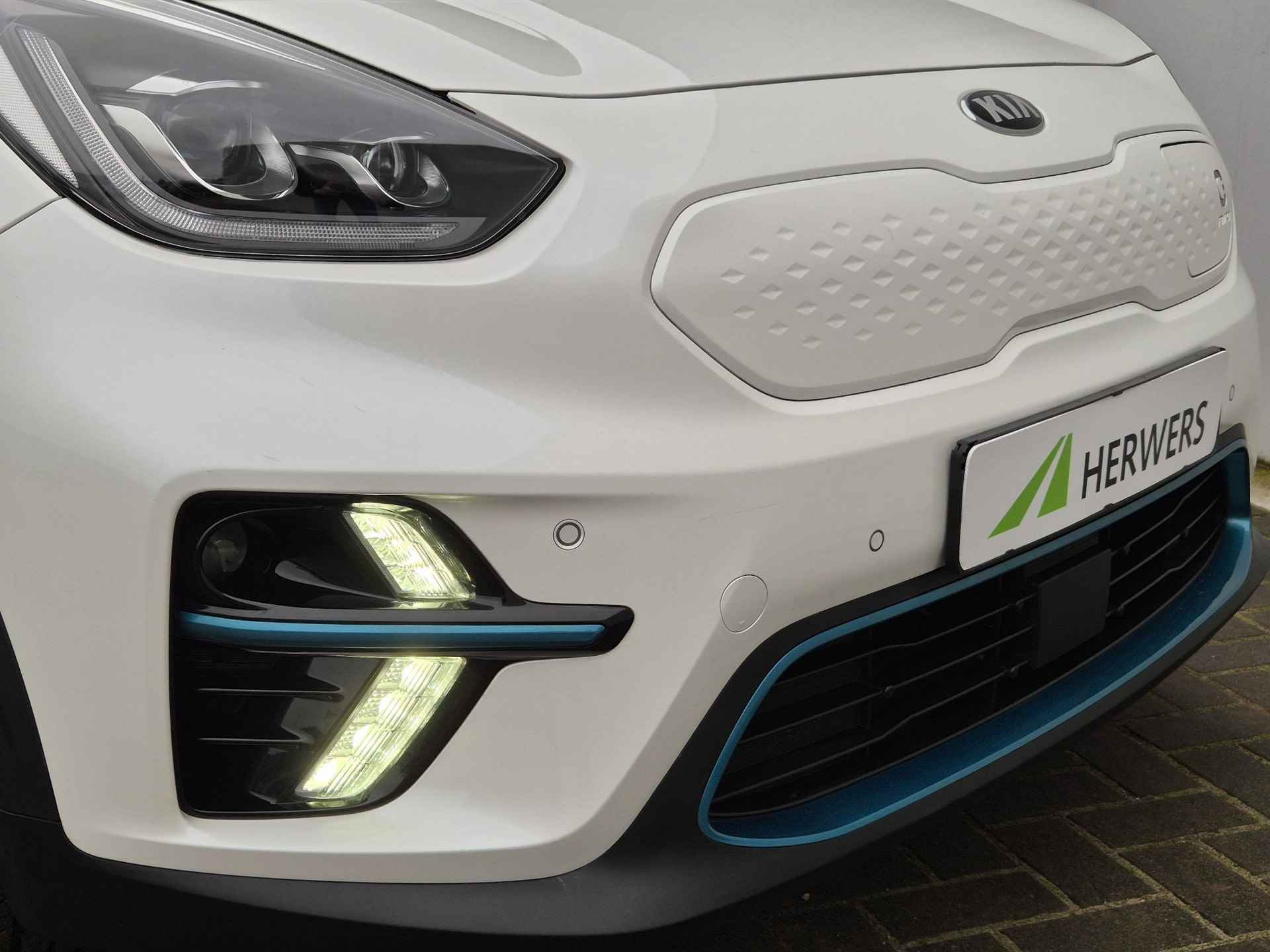 Kia e-Niro KIA NIRO EV 64KW 204pk / 3 Fase Laden + CCS / Lichtmetalen wielen 17“ / Stuur- en Stoelverwarming / Dealer onderhouden / Apple Carplay Android Auto / Achteruitrijcamera / - 23/55