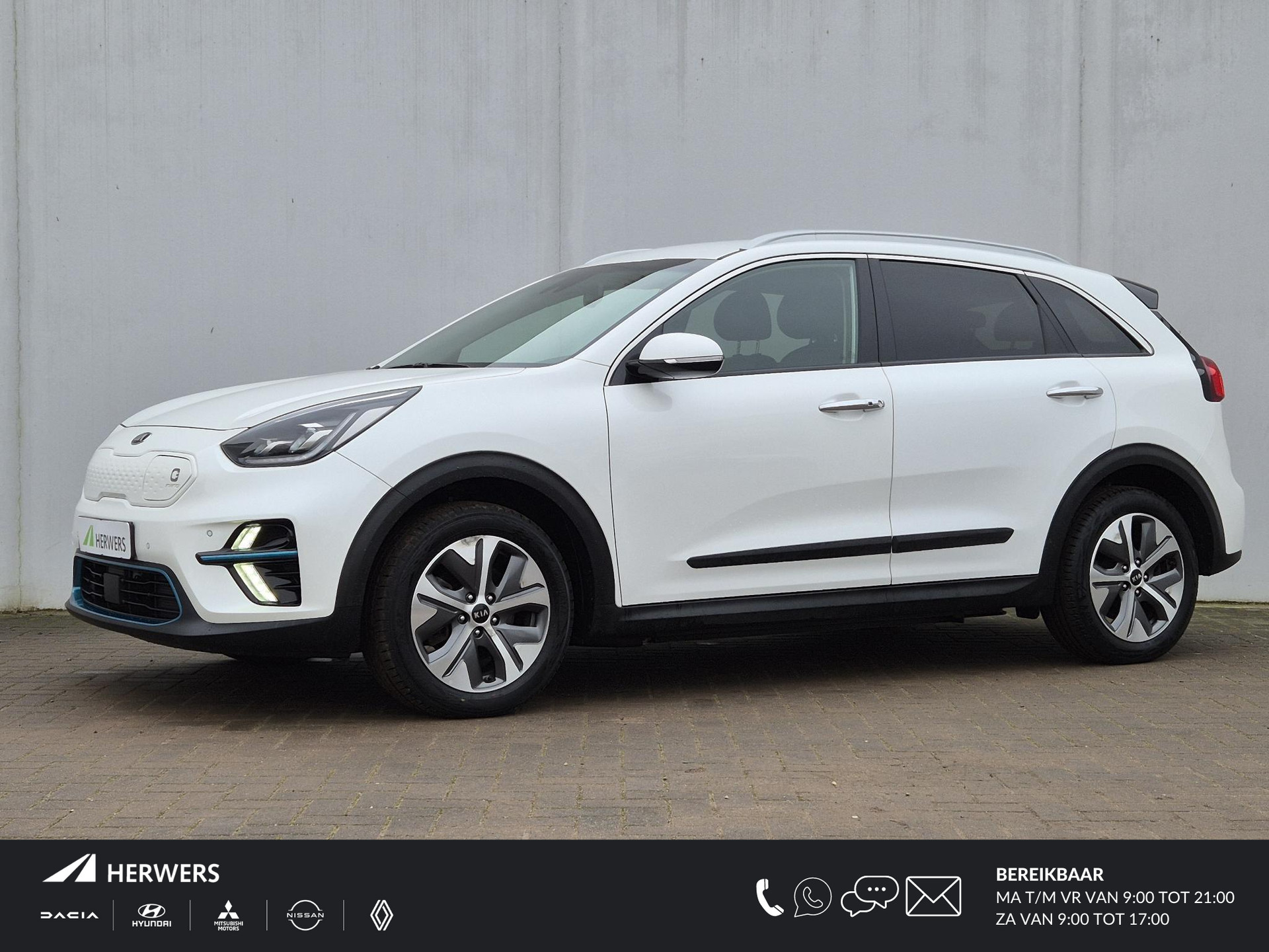 Kia e-Niro KIA NIRO EV 64KW 204pk / 3 Fase Laden + CCS / Lichtmetalen wielen 17“ / Stuur- en Stoelverwarming / Dealer onderhouden / Apple Carplay Android Auto / Achteruitrijcamera /