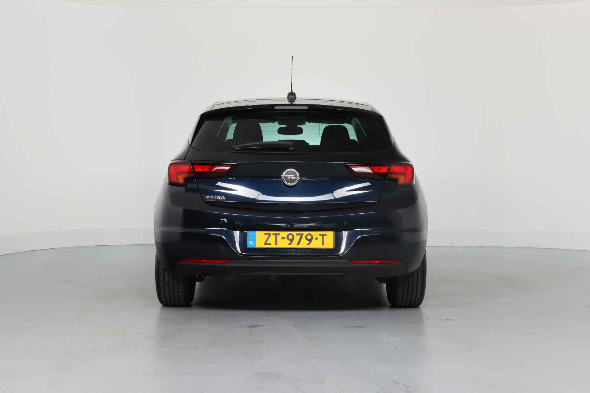 Opel Astra 1.4 Turbo 120 Jaar Edition | 1e Eigenaar! | Navi | AGR | Clima | Parkeersensoren V+A | Cruise | Lichtmetalen Velgen - 3/28