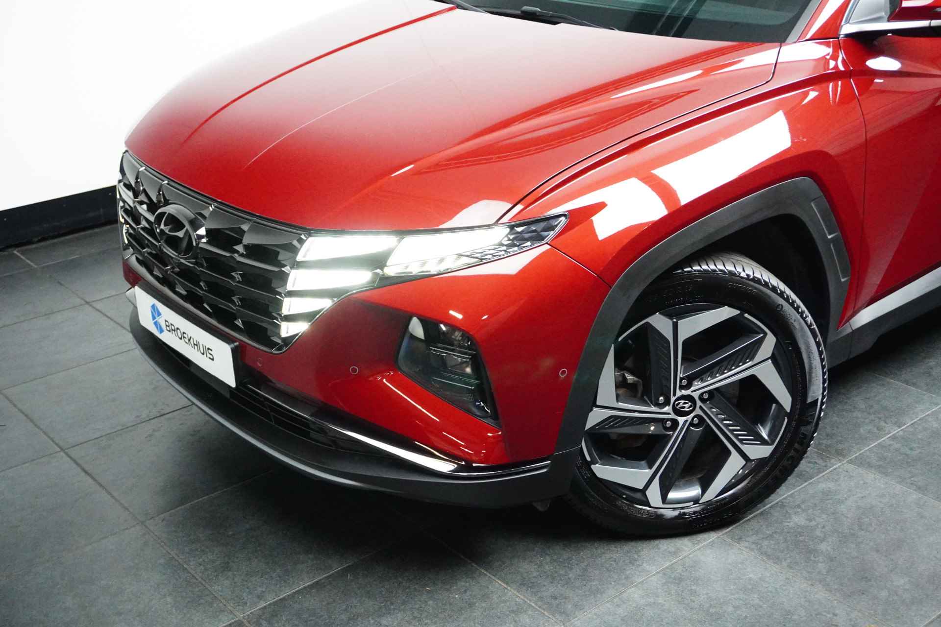 Hyundai Tucson 1.6 T-GDI PHEV Premium Sky 4WD 265pk | Vol-Leder | Stoelkoeling/verwarming | Elektr. Achterklep | Dodehoek-Detectie | 360 Camera - 32/32