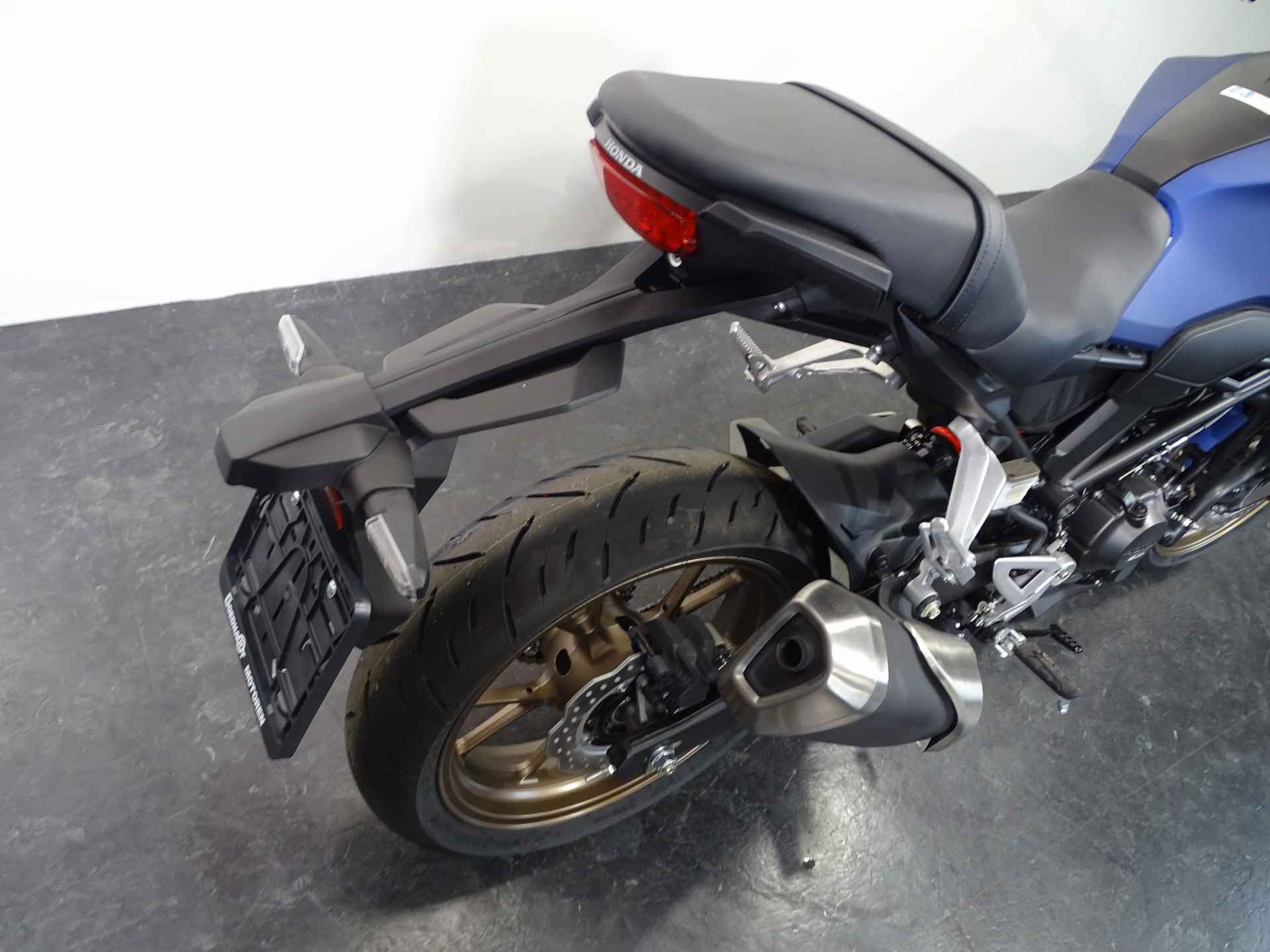 Honda CB 300 R - 3/9