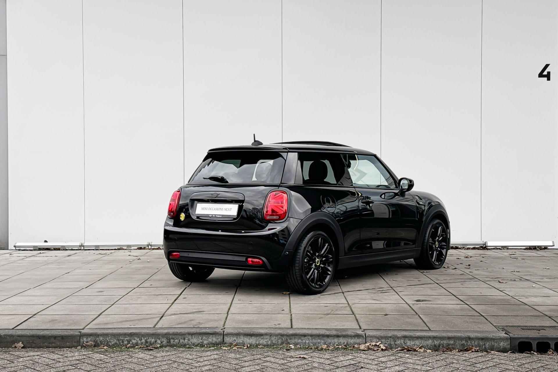 MINI Electric Camden Plus Edition 33 kWh Glazen Schuifdak / Stoelverwarming / Head Up Display / 17 Inch / Getinte ramen Achter / - 4/24