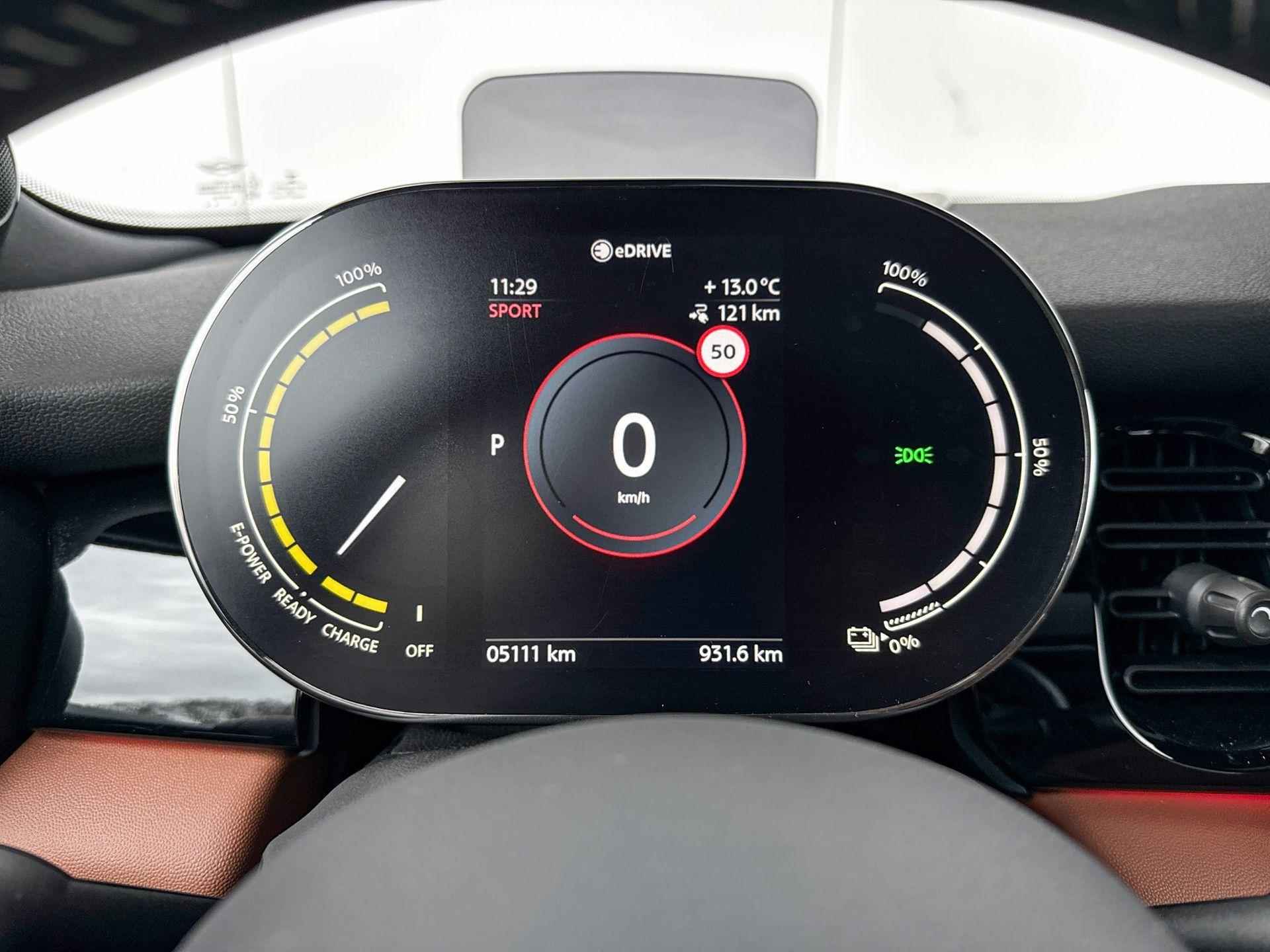 MINI Electric Camden Plus Edition 33 kWh Glazen Schuifdak / Stoelverwarming / Head Up Display / 17 Inch / Getinte ramen Achter / - 10/24