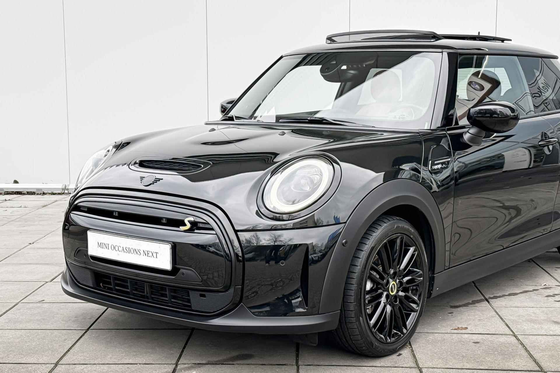 MINI Electric Camden Plus Edition 33 kWh Glazen Schuifdak / Stoelverwarming / Head Up Display / 17 Inch / Getinte ramen Achter / - 23/24