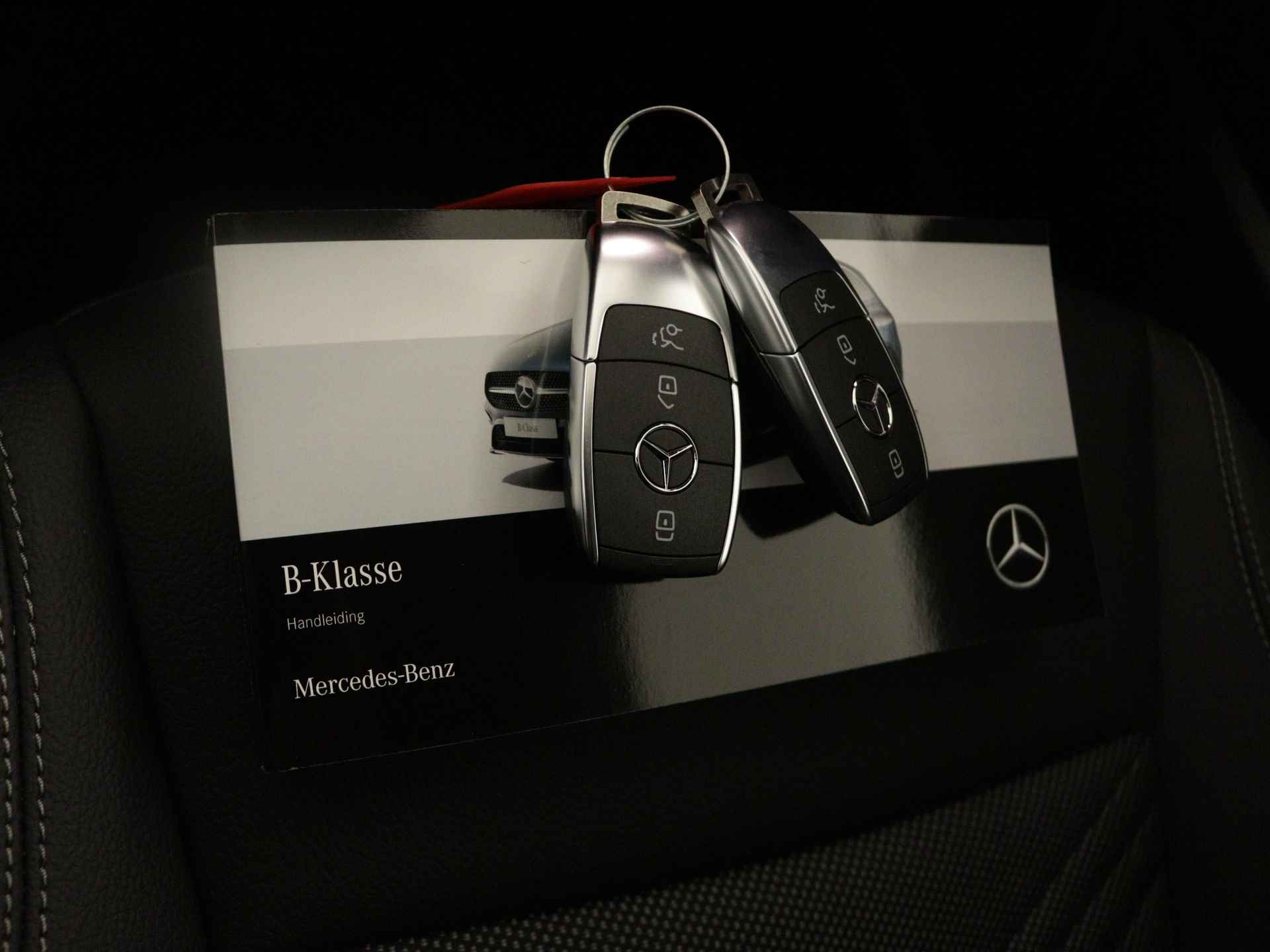 Mercedes-Benz B-Klasse 180 Business Line | USB-pakket plus | EASY PACK achterklep | Zitcomfortpakket | USB-pakket plus | Parkeerpakket met achteruitrijcamera | Verwarmde stoelen vooraan | - 11/35