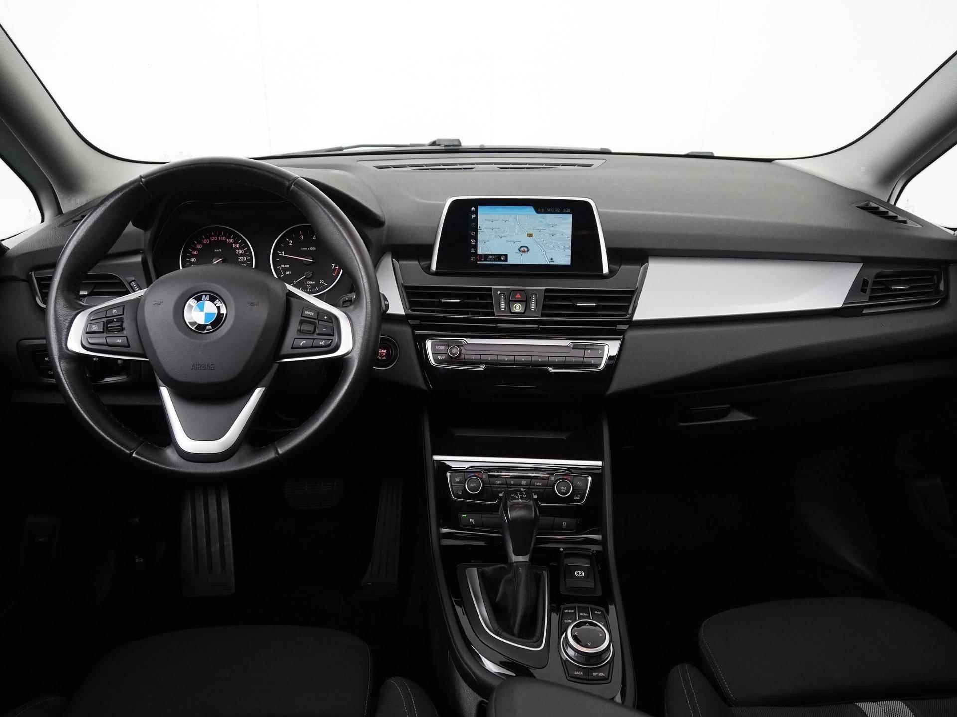 BMW 2-serie Gran Tourer 218i 7 Persoons Automaat | Panoramadak | Trekhaak | Zondag Open! - 5/39