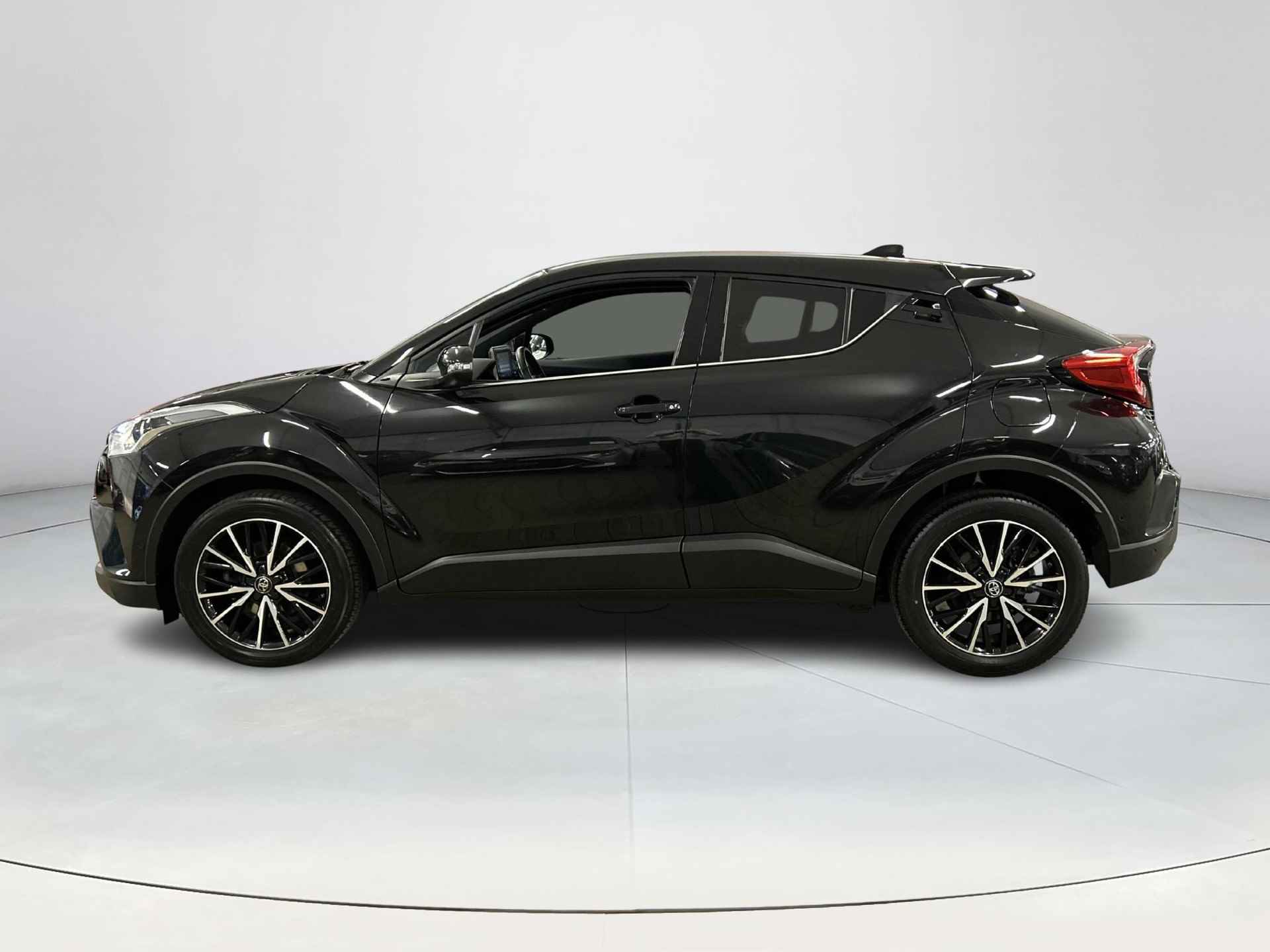 Toyota C-HR 1.2 Executive - 3/42