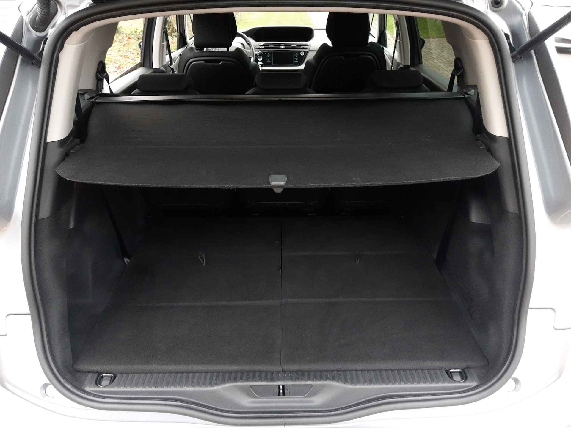 Citroën Grand C4 Spacetourer 1.2 PureTech Business (131 PK) 2e-Eig. CITROEN-Dealer-Onderh. 7-Pers. BOVAG-Garantie. NL-AUTO. Navigatie/Apple-Carplay/Android-Auto, Adaptieve-Cruisecontrol, Keyless-Entry/Start, Parkeersensoren, Licht-Zicht-Pakket, Lm-Velgen-16Inch, Privacy-Glas - 23/38