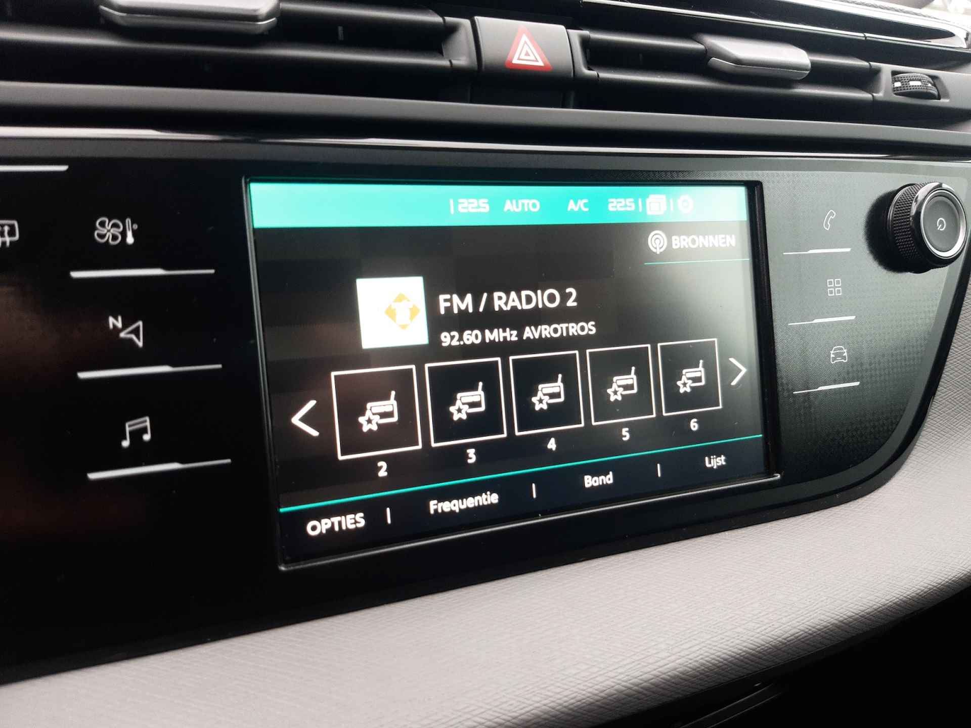 Citroën Grand C4 Spacetourer 1.2 PureTech Business (131 PK) 2e-Eig. CITROEN-Dealer-Onderh. 7-Pers. BOVAG-Garantie. NL-AUTO. Navigatie/Apple-Carplay/Android-Auto, Adaptieve-Cruisecontrol, Keyless-Entry/Start, Parkeersensoren, Licht-Zicht-Pakket, Lm-Velgen-16Inch, Privacy-Glas - 34/38