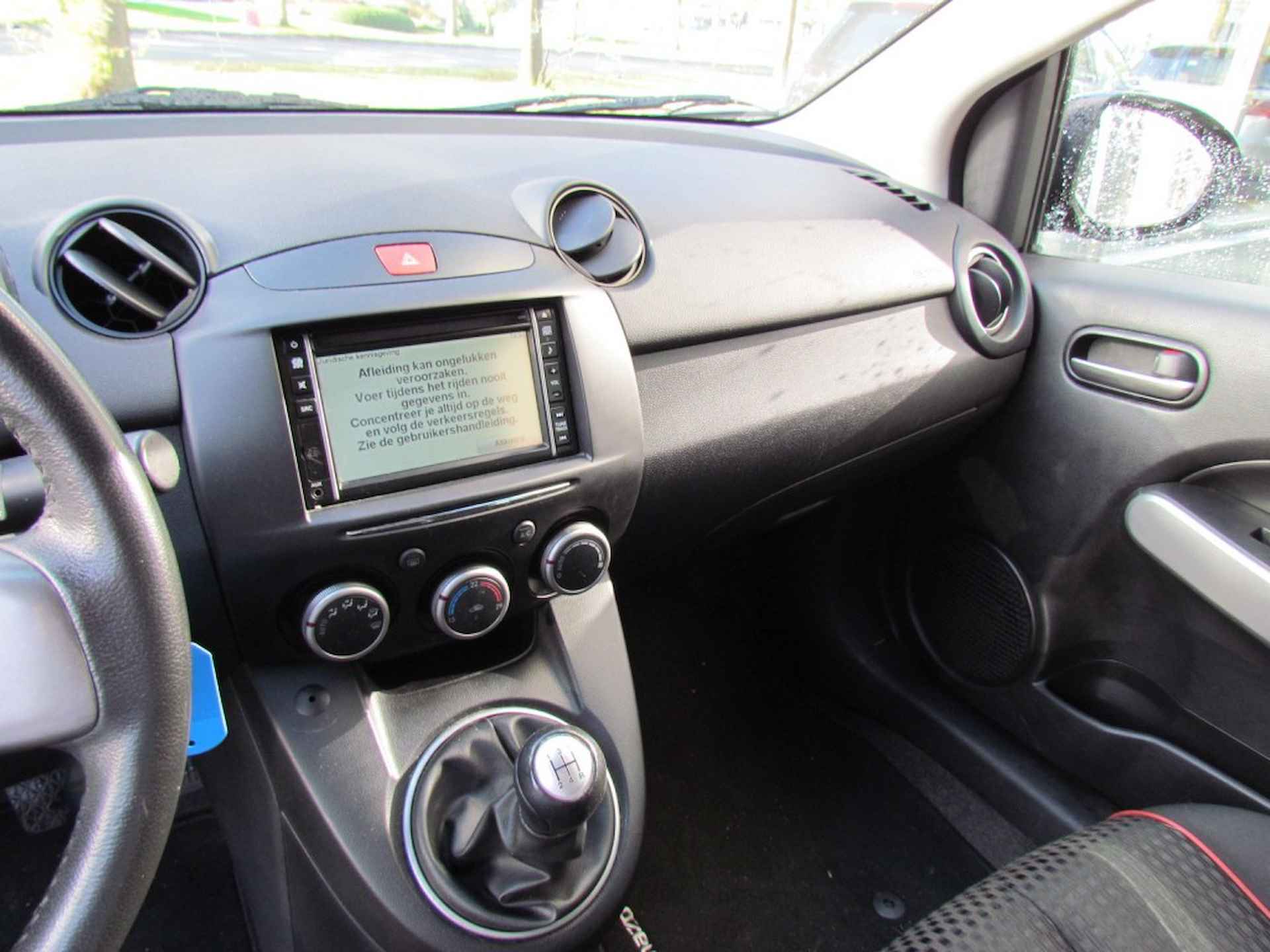 MAZDA 2 1.3 84pk 5MT HB5 Navigator GT - 13/19