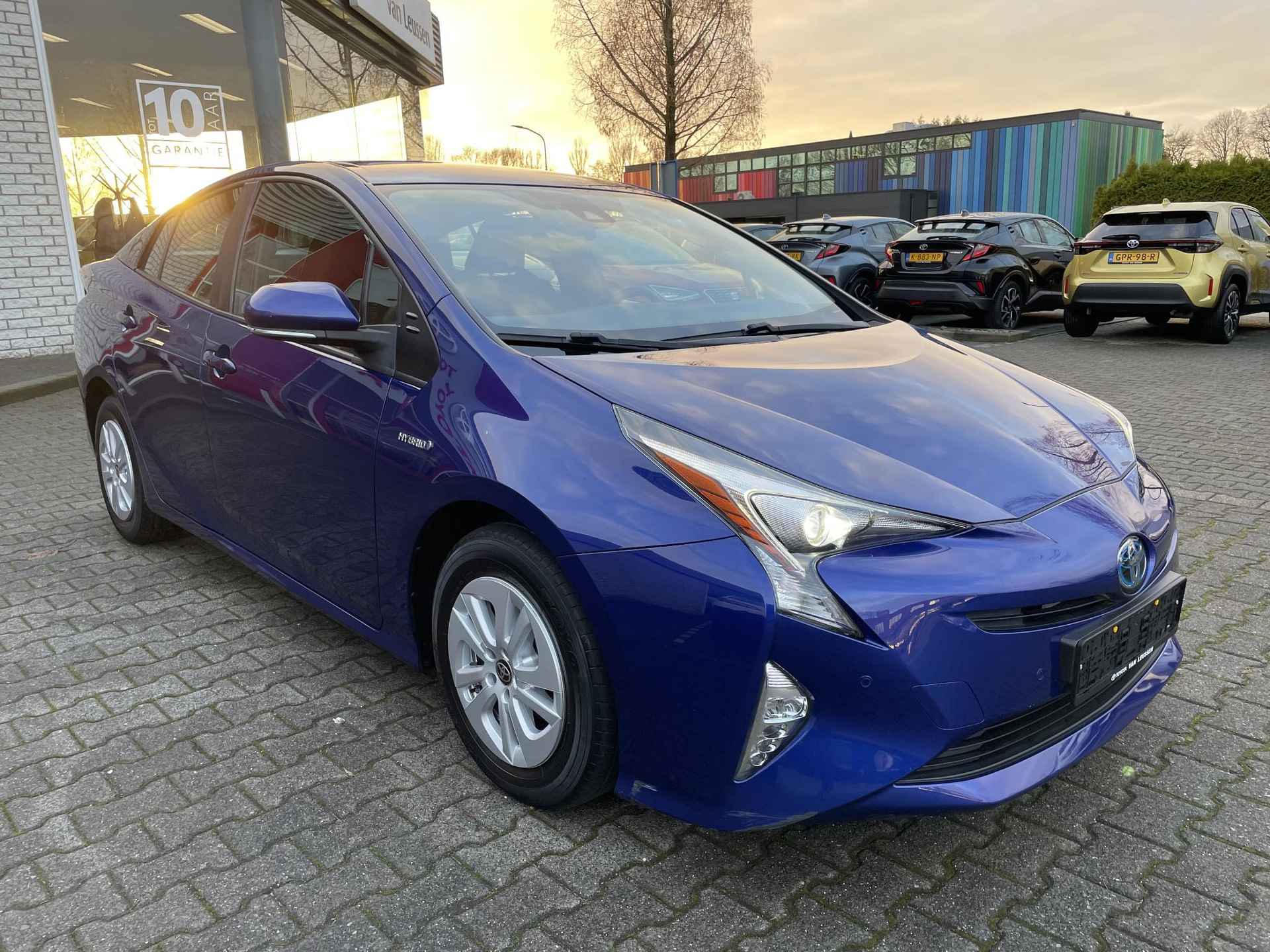 Toyota Prius 1.8 HYBRID ASPIRATION PARK-SENSOREN KEYLESS CLIMA AD-CRUISE CAMERA - 7/24