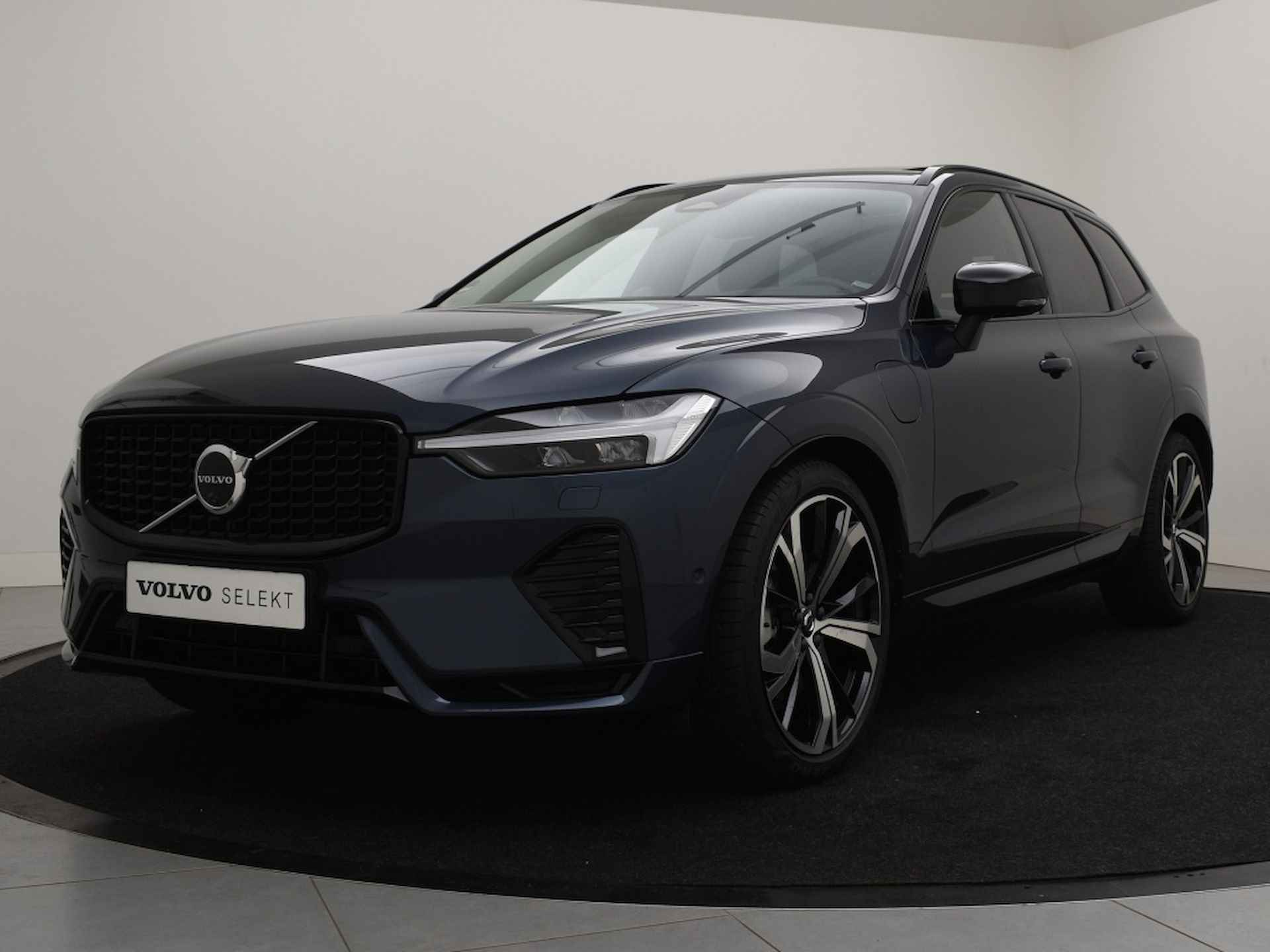 Volvo XC60 T8 PLUG-IN HYBRID ULTIMATE DARK 21INCH B&W AUDIO LUCHTVERING TRE - 2/26