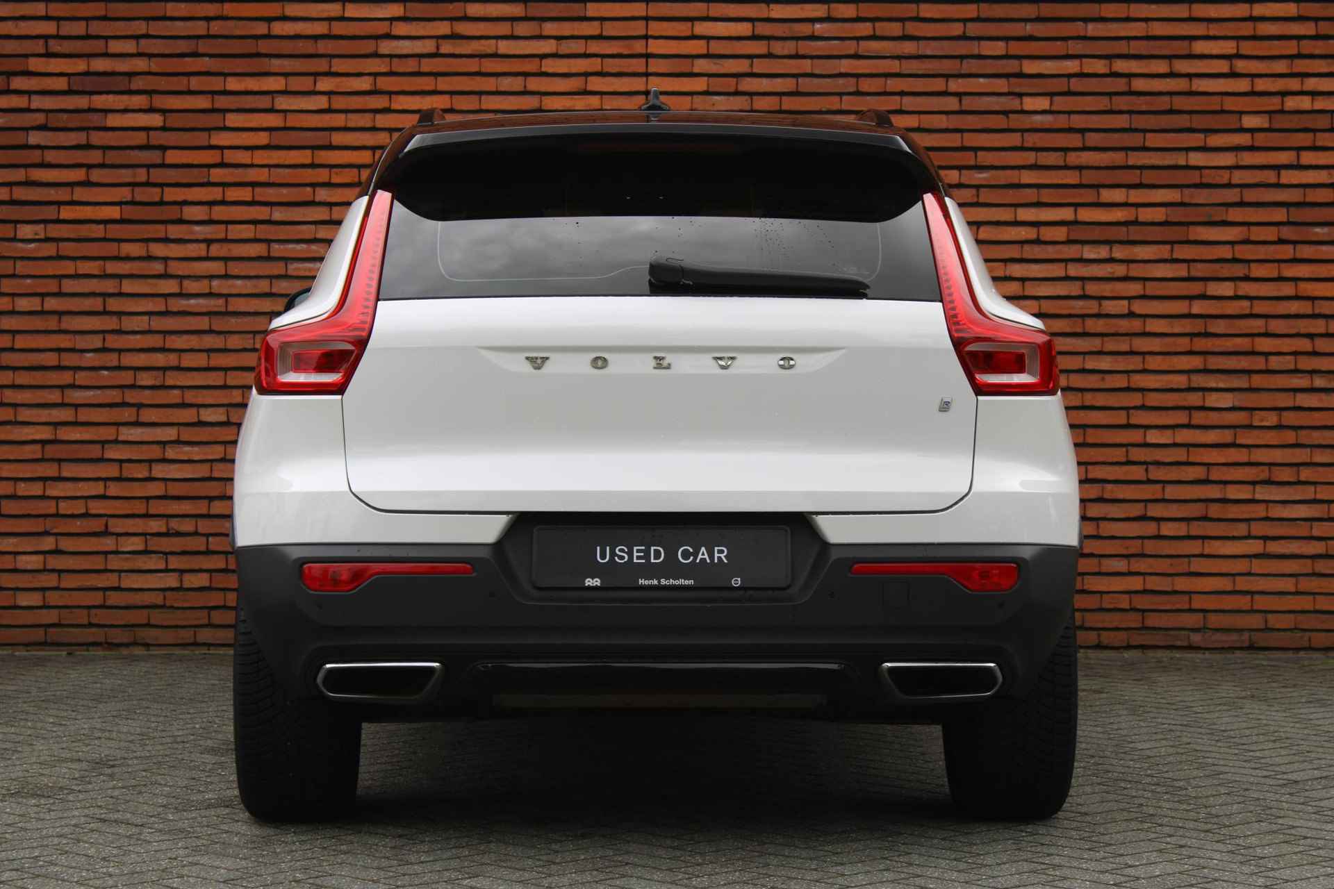 Volvo XC40 T3 156PK R-Design, Achteruitrijcamera, Parkeersensoren, Metallic Lak, Electronic Climate Control, Navigatiesysteem, Keyless Entry, Verwarmbare Voorstoelen, Verwarmbaar Stuurwiel, Rijstrooksensor Met Correctie - 12/22