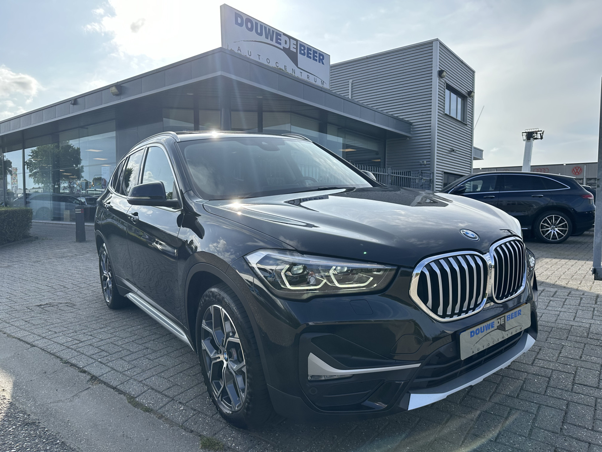 BMW X1 xDrive25e X-line Pano|Trekhaak|HarmanK|Head-up|Camera