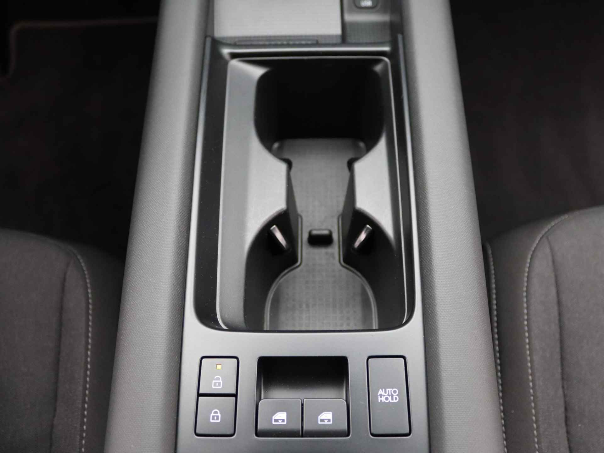 Hyundai IONIQ 6 Connect 77 kWh | 20 inch velgen | Navigatie | Stoelverwarming | DAB+ | Achteruitrij camera | Stuurverwarming | - 10/53