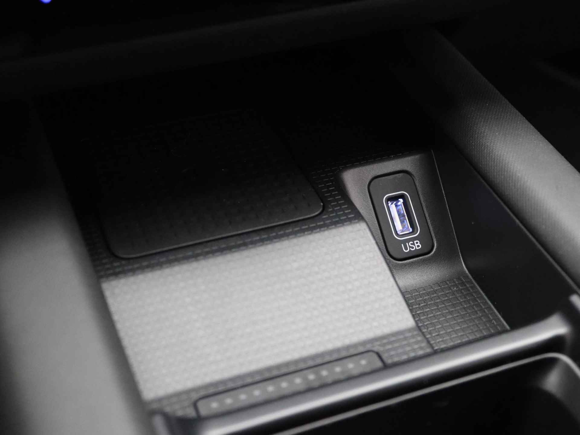 Hyundai IONIQ 6 Connect 77 kWh | 20 inch velgen | Navigatie | Stoelverwarming | DAB+ | Achteruitrij camera | Stuurverwarming | - 21/53