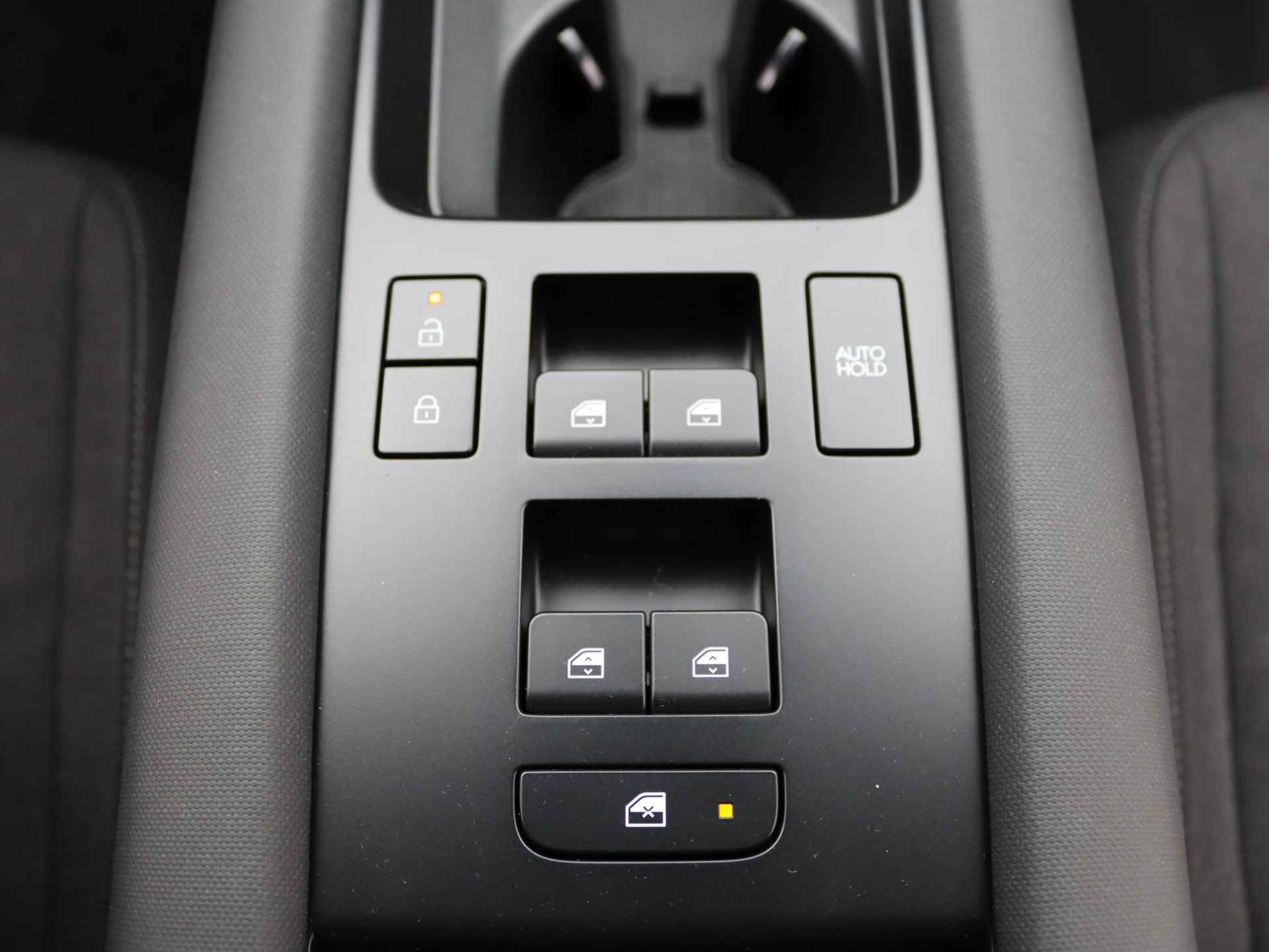 Hyundai IONIQ 6 Connect 77 kWh | 20 inch velgen | Navigatie | Stoelverwarming | DAB+ | Achteruitrij camera | Stuurverwarming | - 23/53