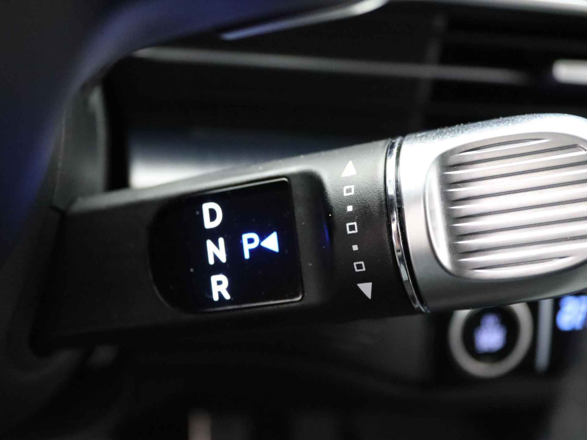 Hyundai IONIQ 6 Connect 77 kWh | 20 inch velgen | Navigatie | Stoelverwarming | DAB+ | Achteruitrij camera | Stuurverwarming | - 24/53