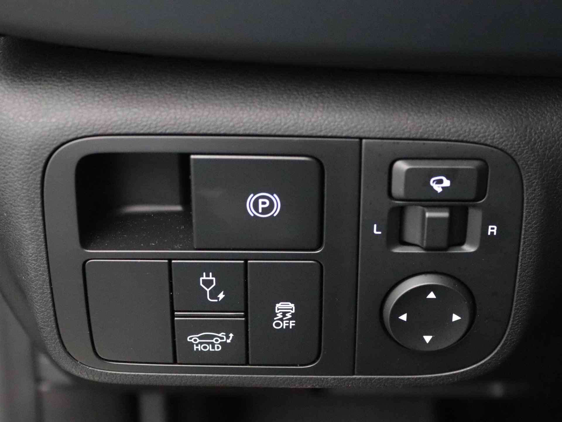 Hyundai IONIQ 6 Connect 77 kWh | 20 inch velgen | Navigatie | Stoelverwarming | DAB+ | Achteruitrij camera | Stuurverwarming | - 27/53