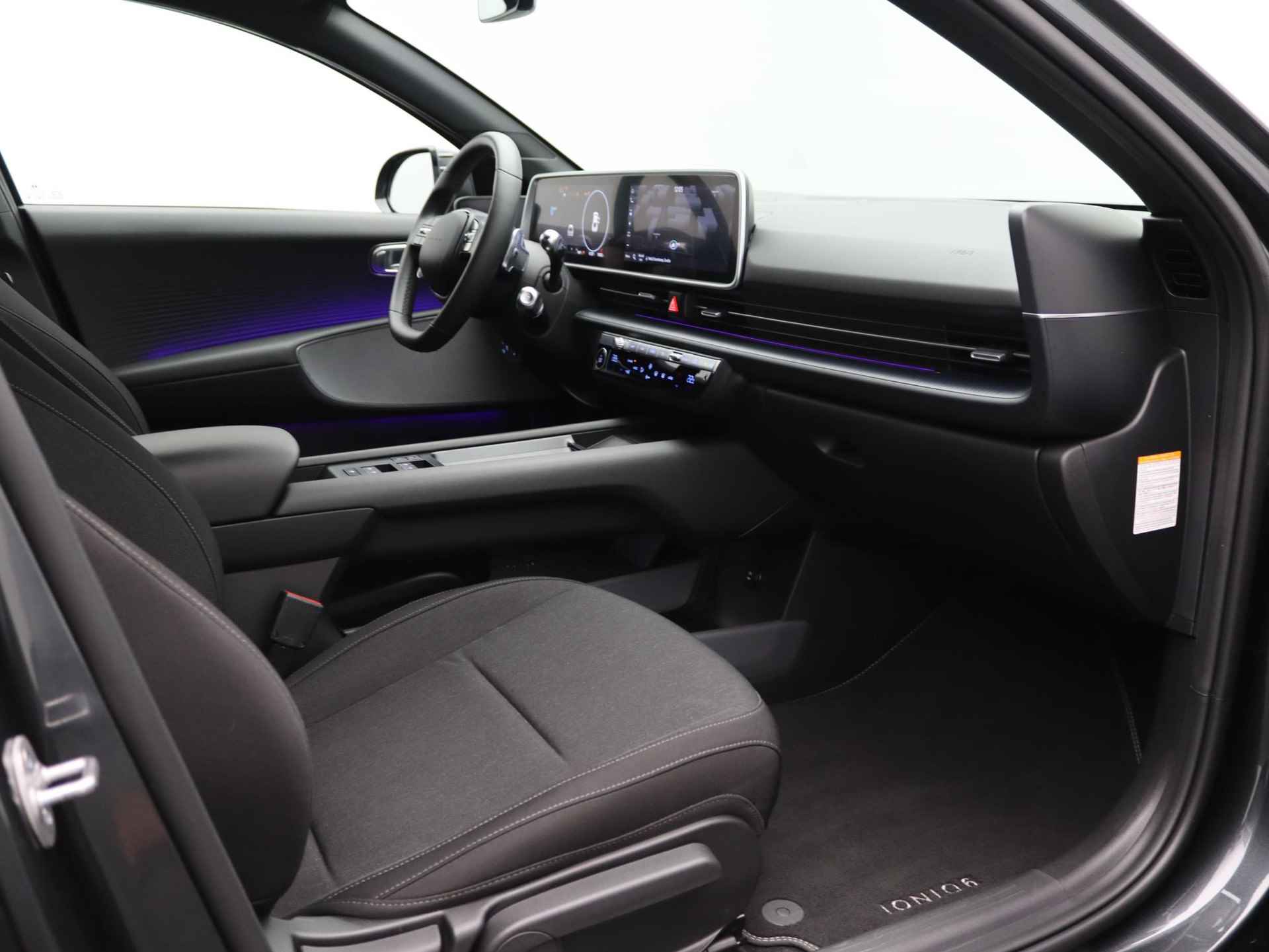 Hyundai IONIQ 6 Connect 77 kWh | 20 inch velgen | Navigatie | Stoelverwarming | DAB+ | Achteruitrij camera | Stuurverwarming | - 31/53