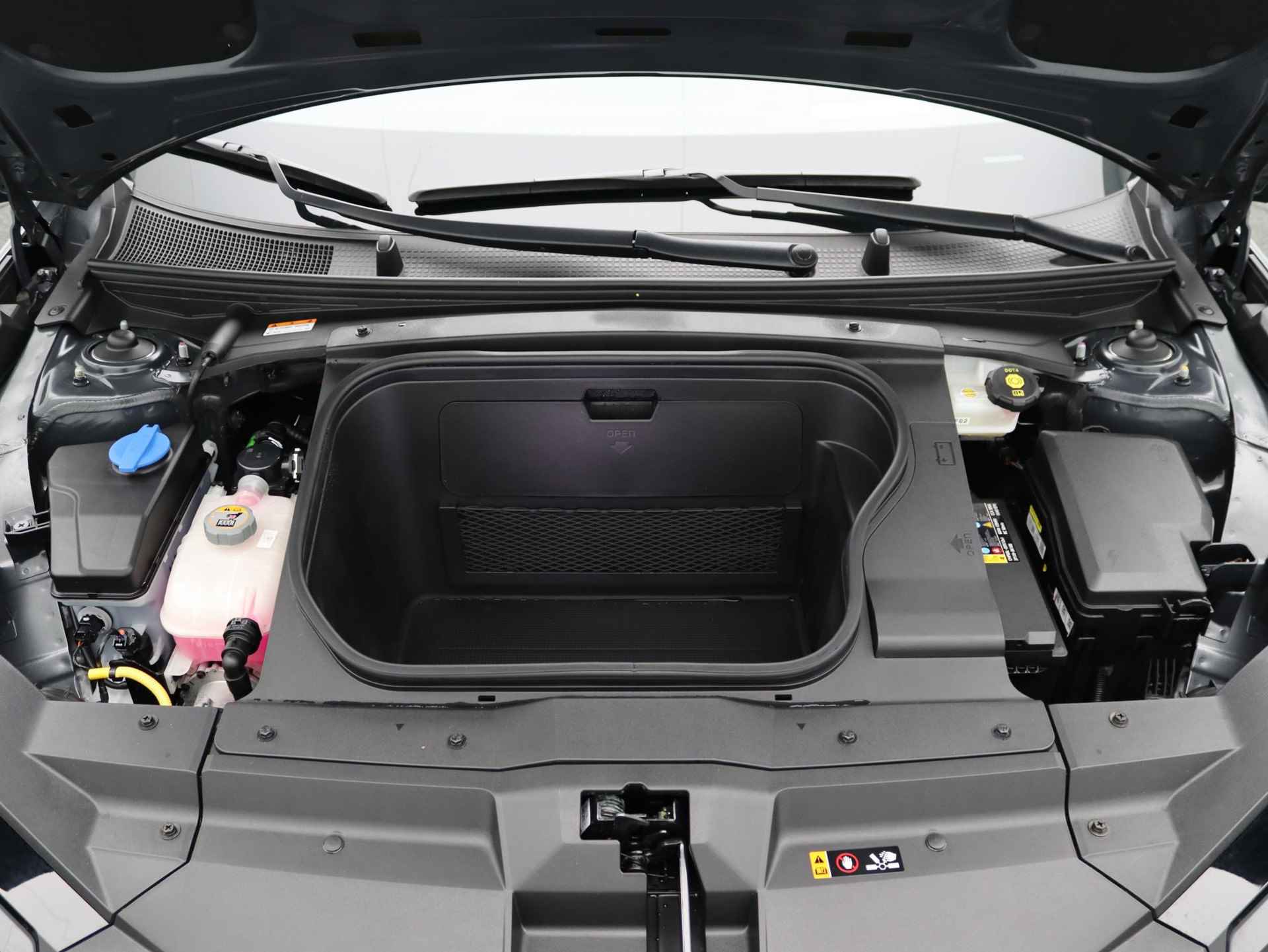 Hyundai IONIQ 6 Connect 77 kWh | 20 inch velgen | Navigatie | Stoelverwarming | DAB+ | Achteruitrij camera | Stuurverwarming | - 37/53