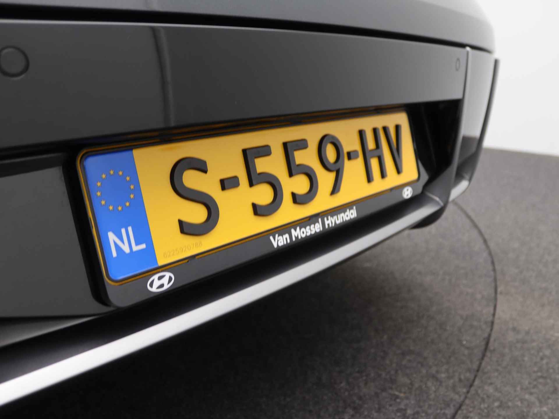 Hyundai IONIQ 6 Connect 77 kWh | 20 inch velgen | Navigatie | Stoelverwarming | DAB+ | Achteruitrij camera | Stuurverwarming | - 42/53