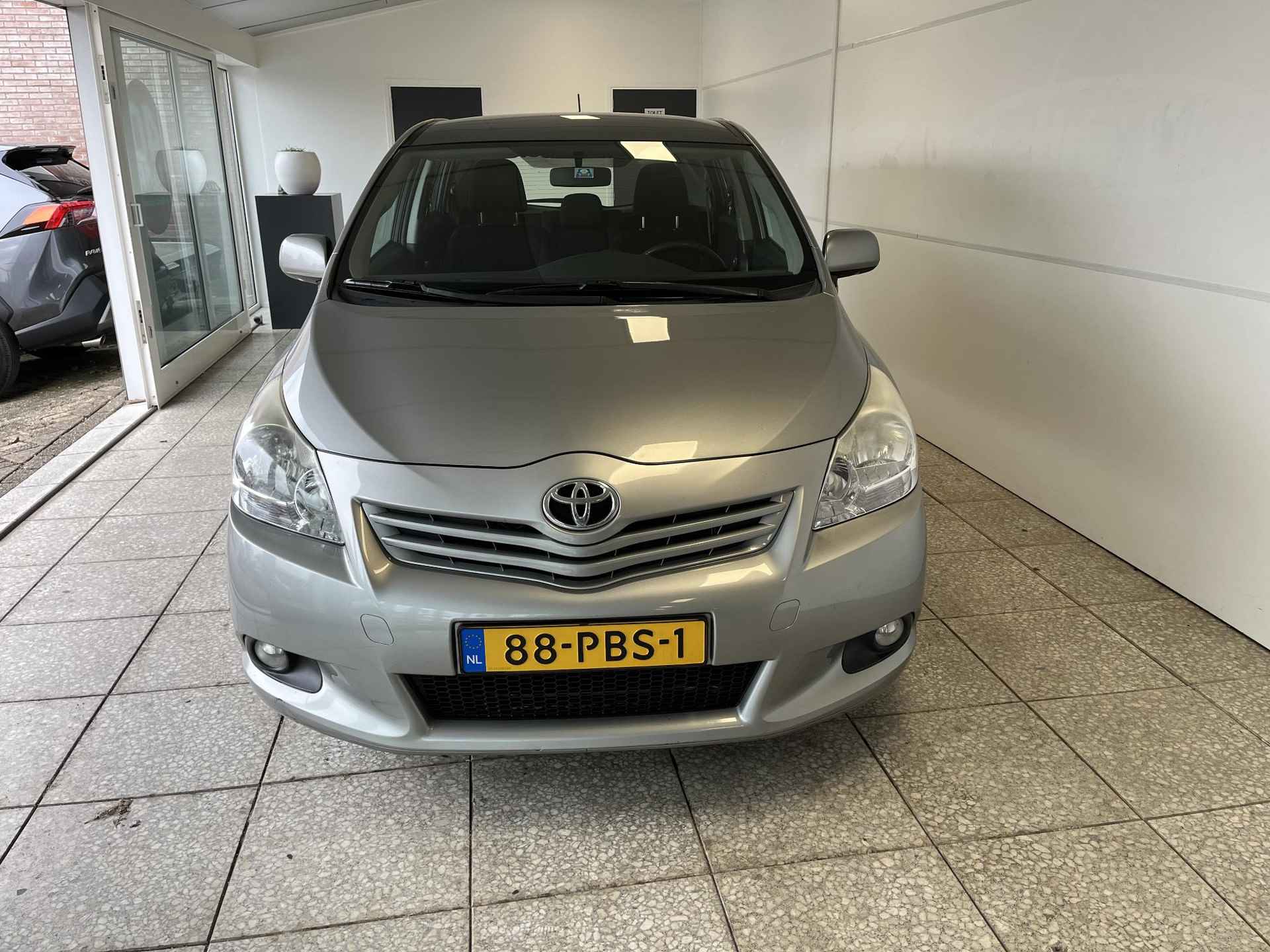 Toyota Verso 1.8 VVT-i Business - 2/18