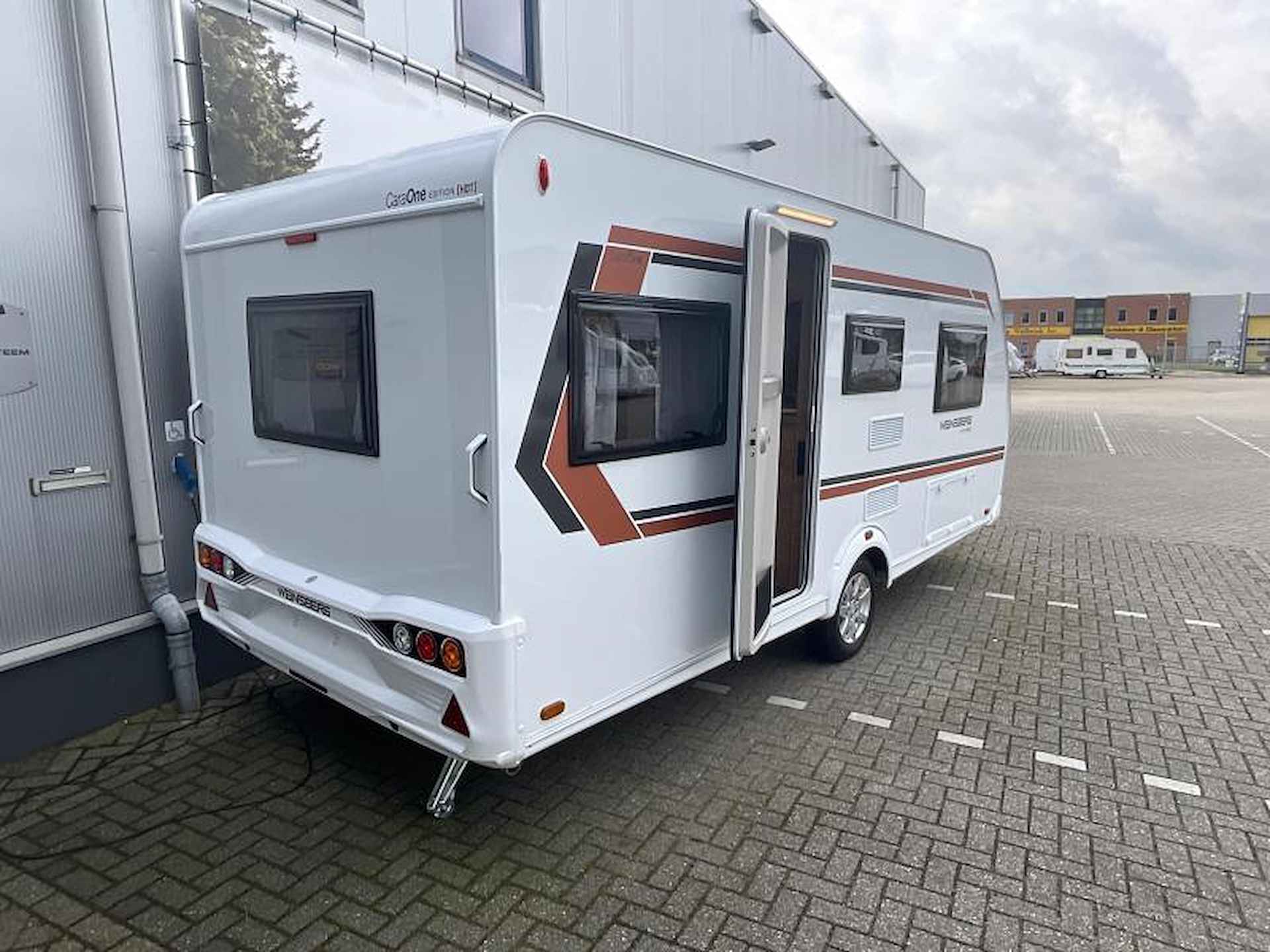 Weinsberg CaraOne Edition HOT 480 EU ENKELE BEDDEN-BED VAN 213 - 3/10