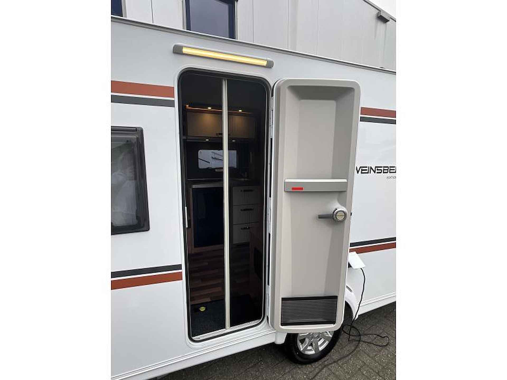 Weinsberg CaraOne Edition HOT 480 EU ENKELE BEDDEN-BED VAN 213 - 4/10