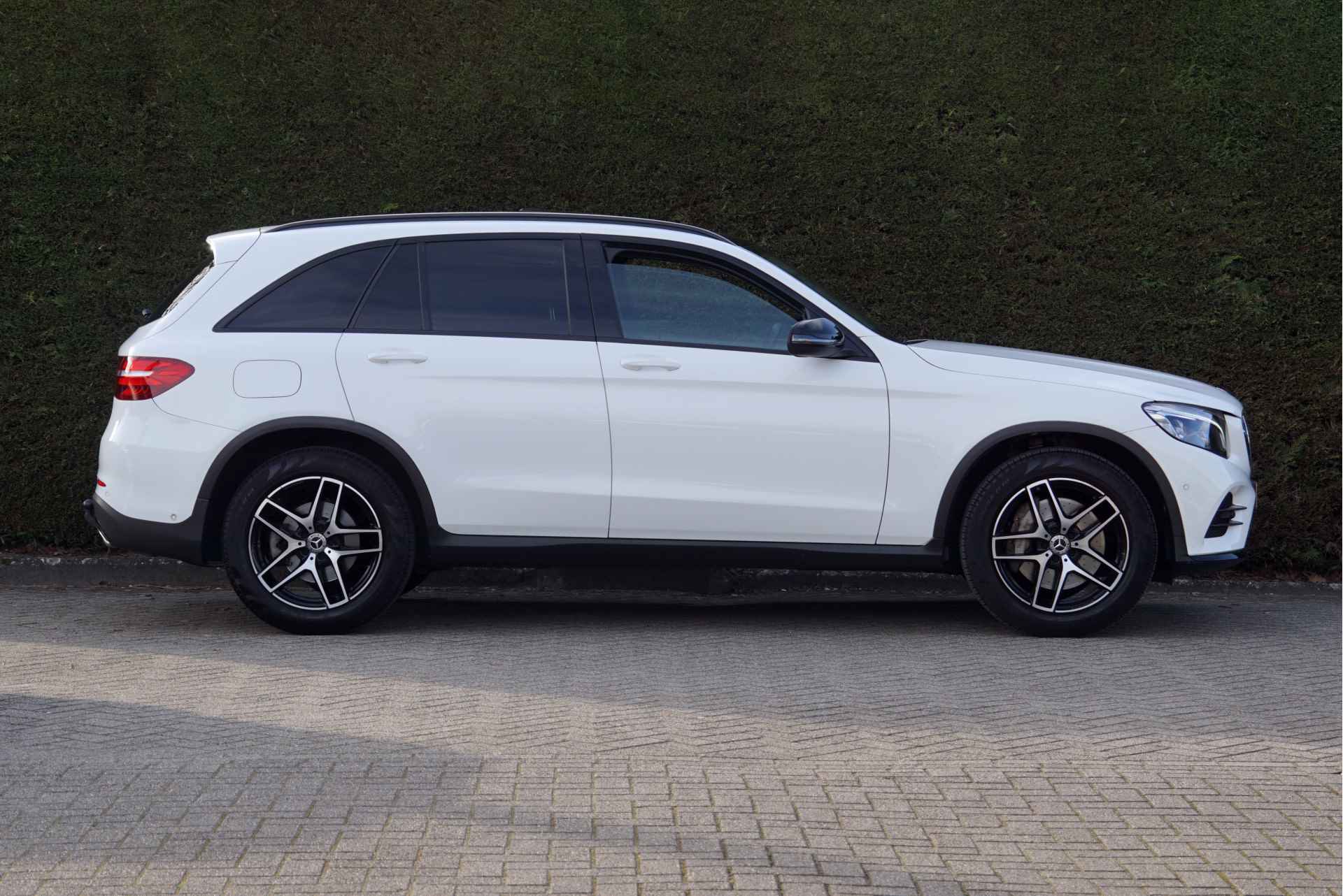 Mercedes-Benz GLC 250 4MATIC AMG Line | Distronic Trekhaak Night - 4/61