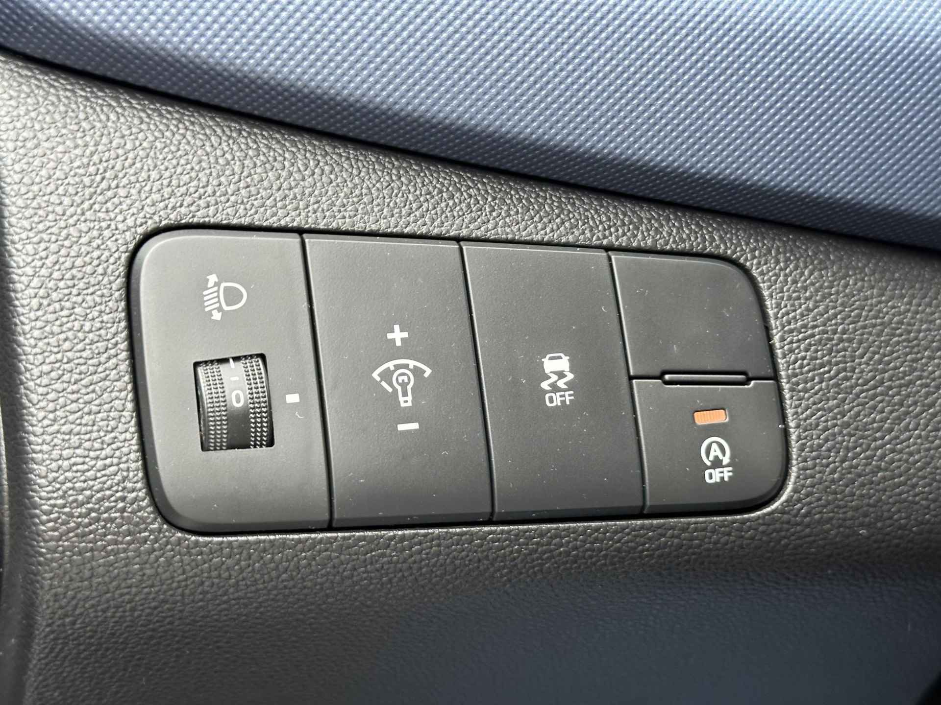Hyundai i10 1.0i i-Motion Comfort Clima / Cruise control / Radio / Elektrische ramen voor+achter / Dealer onderhouden / USB  / - 8/29