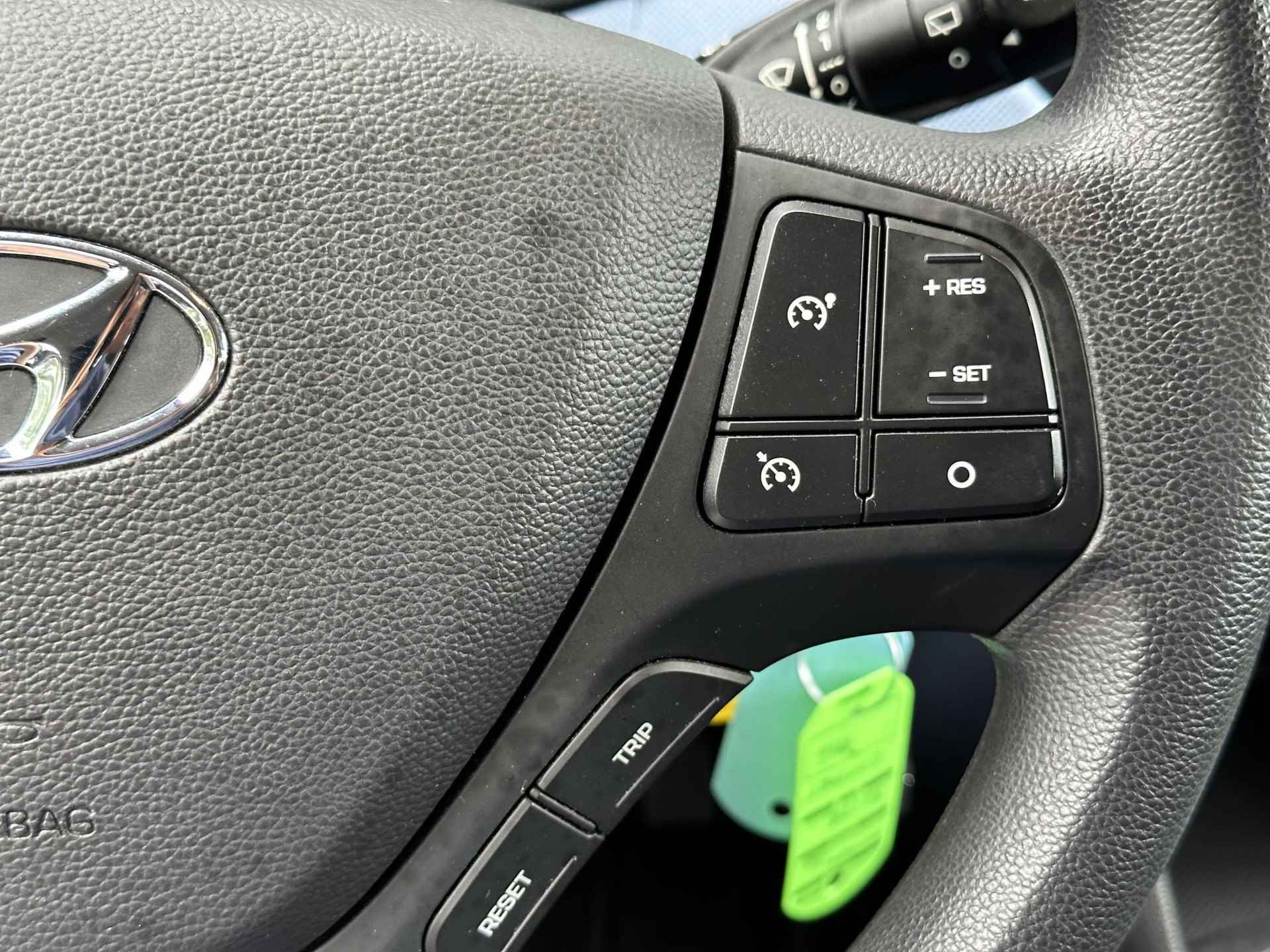Hyundai i10 1.0i i-Motion Comfort Clima / Cruise control / Radio / Elektrische ramen voor+achter / Dealer onderhouden / USB  / - 10/29