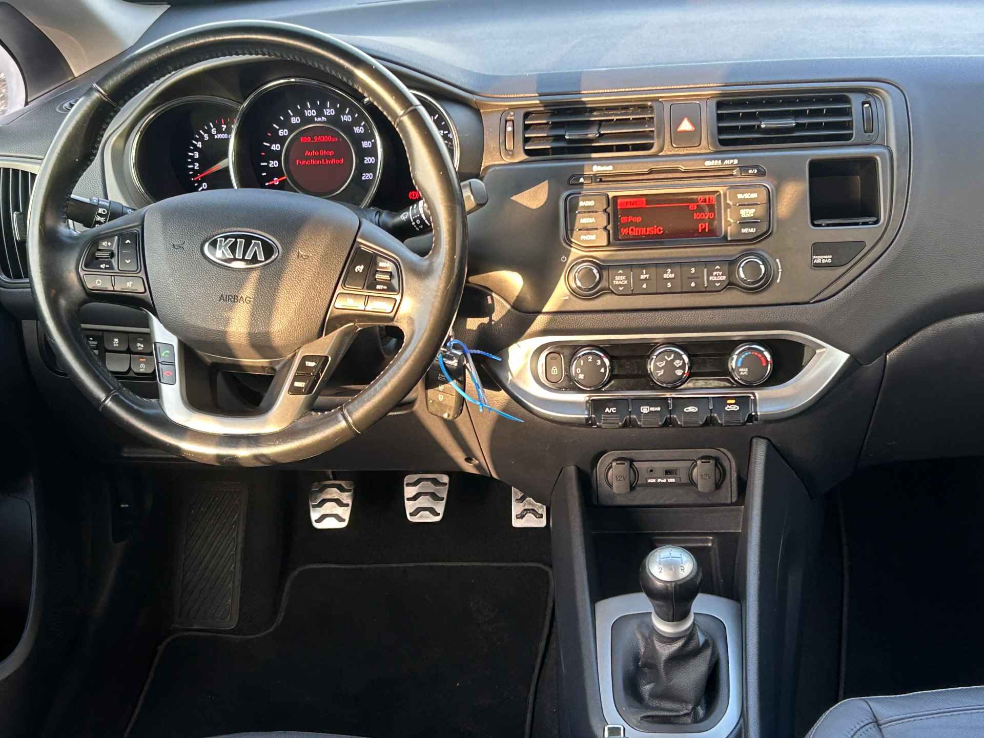 Kia Rio 1.2 CVVT World Cup Edition | Lederen bekleding | Cruise Control | Airco | Bluetooth | Parkeersensoren achter | - 5/33