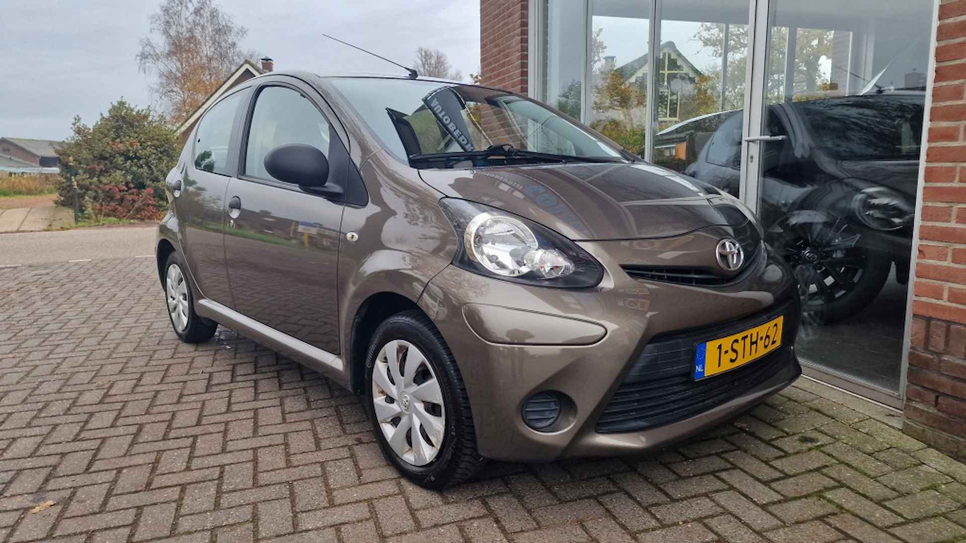 Toyota Aygo 1.0 VVT-i Now, Airco, Electrische ramen, 100% onderhouden! - 12/16