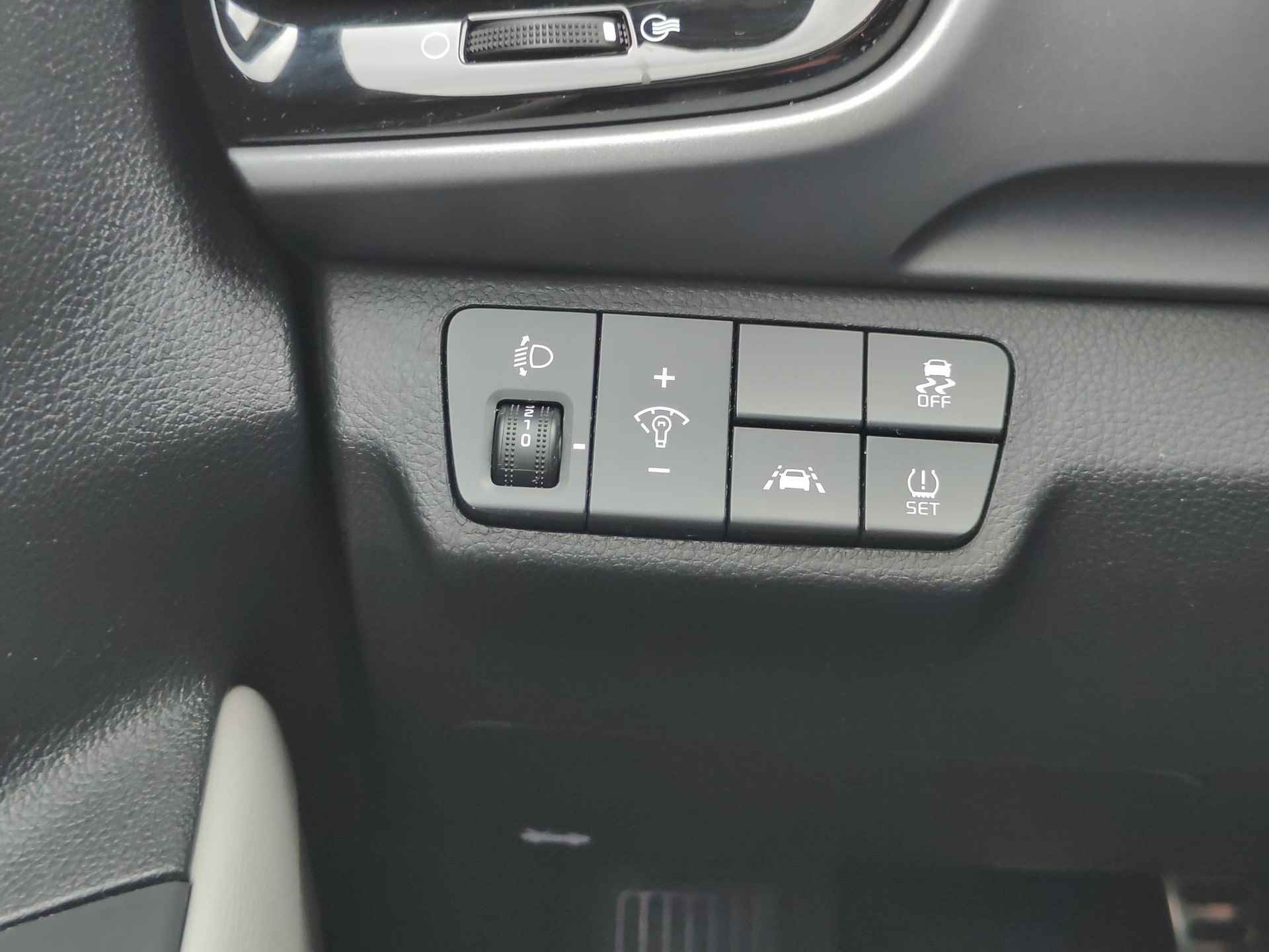 Kia Stonic 1.0 T-GDi ExecutiveLine Edition | Automaat | Carplay | Stoel/stuur verwarming | 17''LM | Clima | Cruise | Privacy Glass | - 19/22
