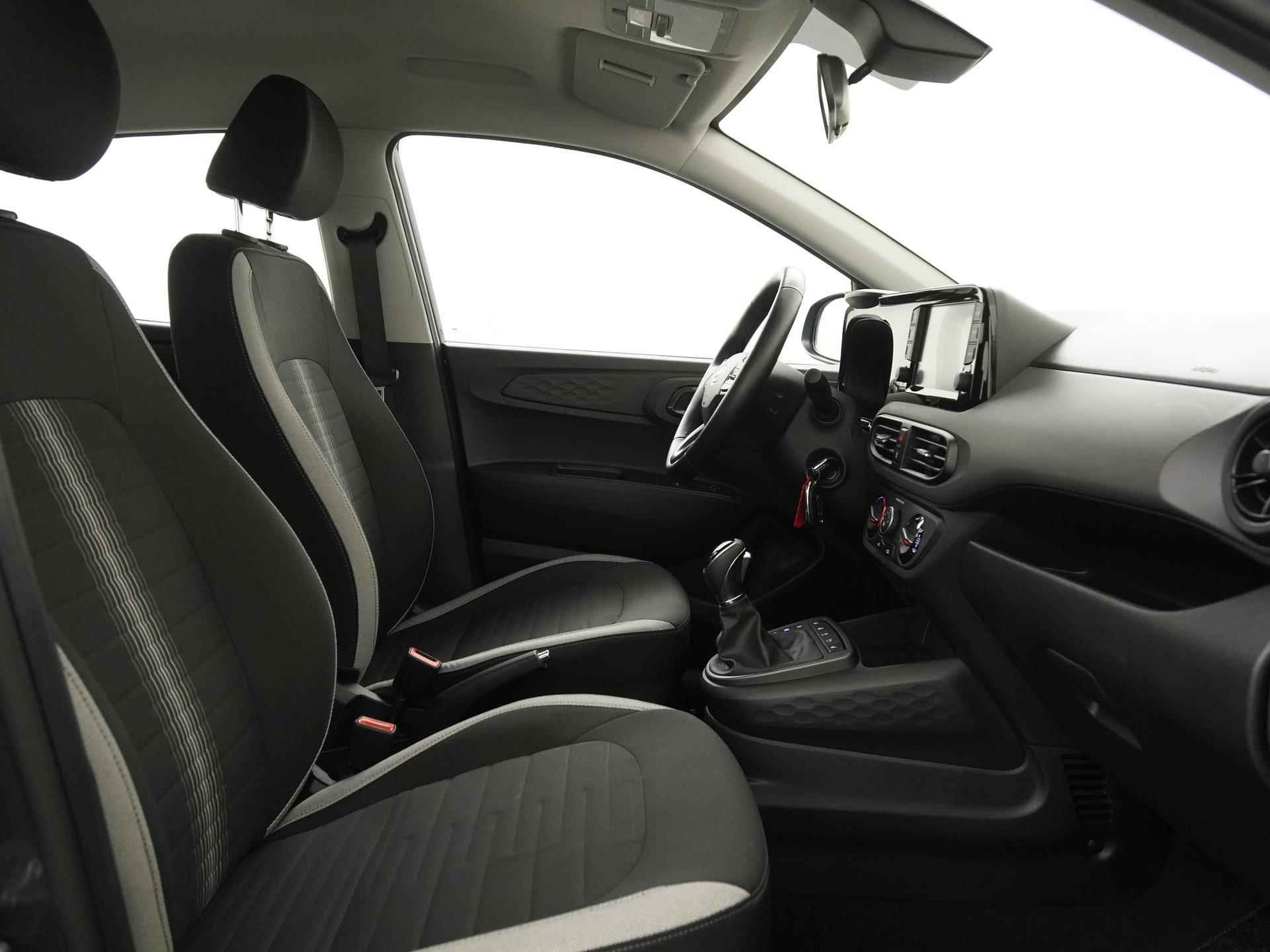 Hyundai i10 1.0 Automaat | Carplay | Stuur & Stoelverwarming | Zondag Open! - 3/33