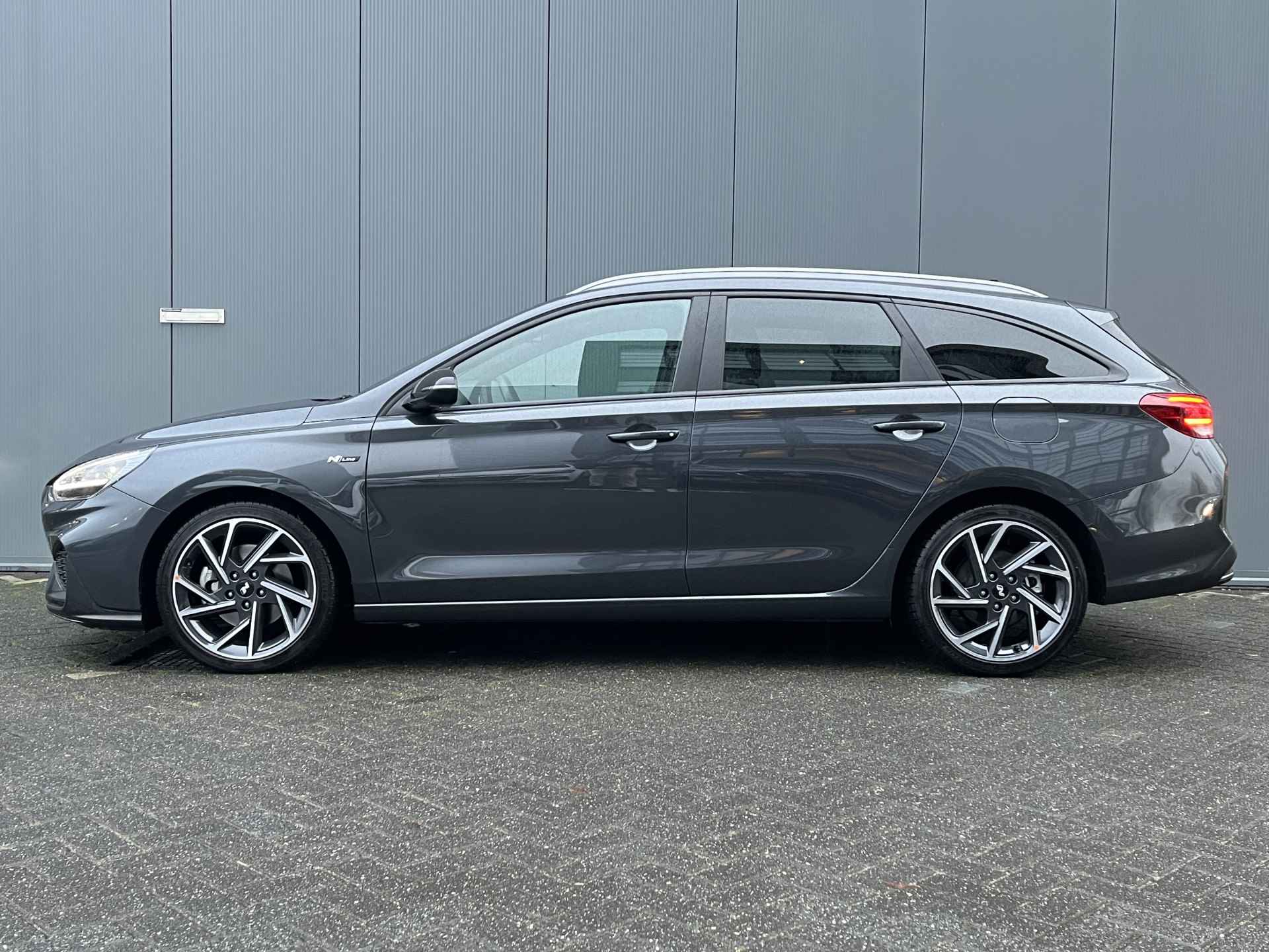 Hyundai i30 Wagon 1.5 T-GDi 160pk N-Line | Leder | Camera | Climate | Keyless | Full - Led | Navigatie | Alcantara | 18" Lichtmetaal | Winte - 2/33