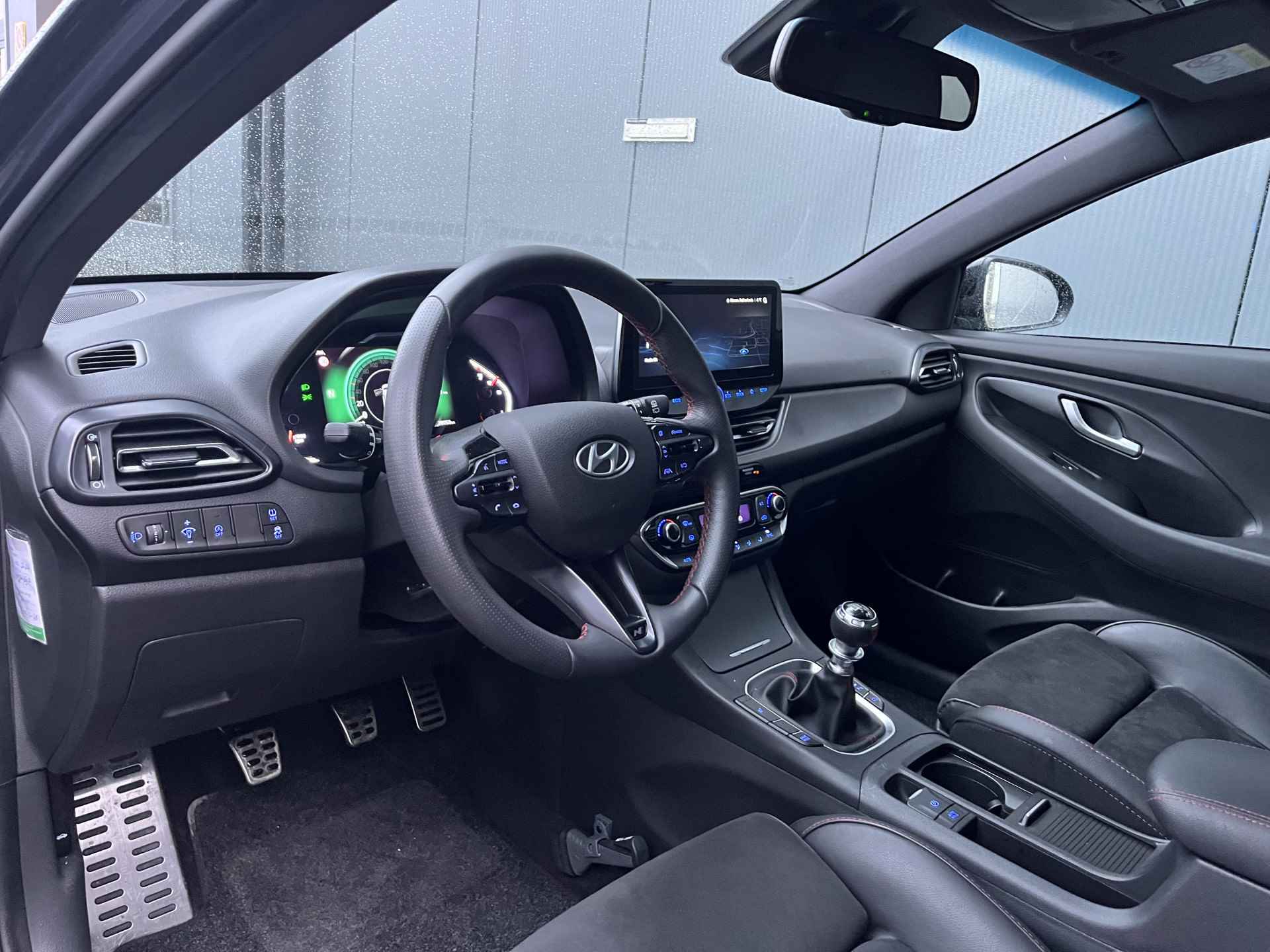 Hyundai i30 Wagon 1.5 T-GDi 160pk N-Line | Leder | Camera | Climate | Keyless | Full - Led | Navigatie | Alcantara | 18" Lichtmetaal | Winte - 18/33