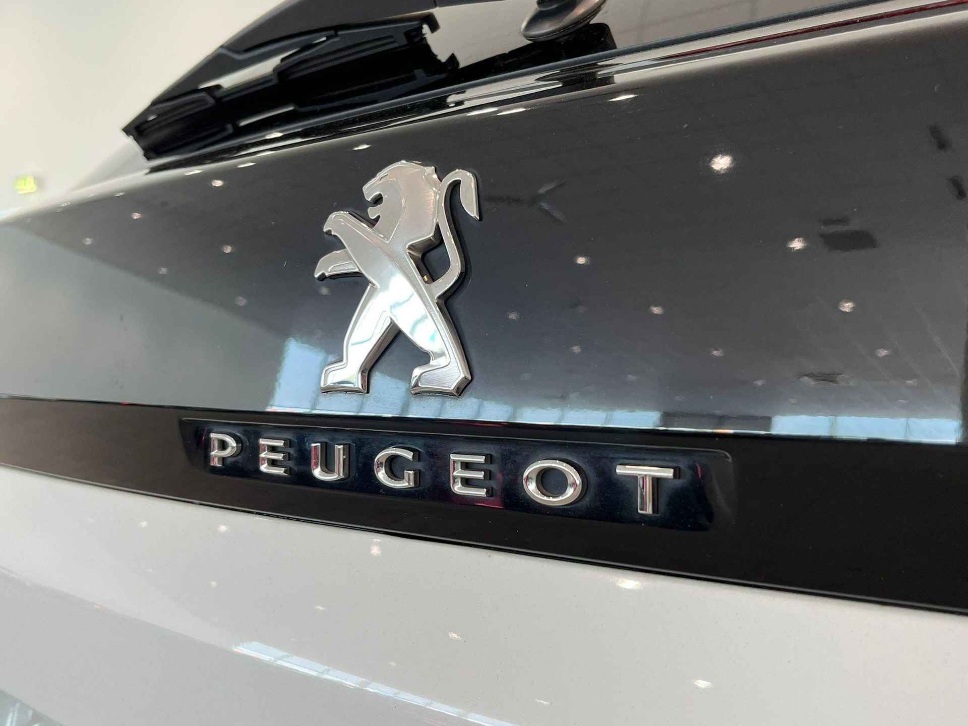 Peugeot 3008 1.2 PureTech 130 Allure PANORAMADAK | CLIMA | V+A PDC | ELEKTRISCHE STOELEN | - 10/35