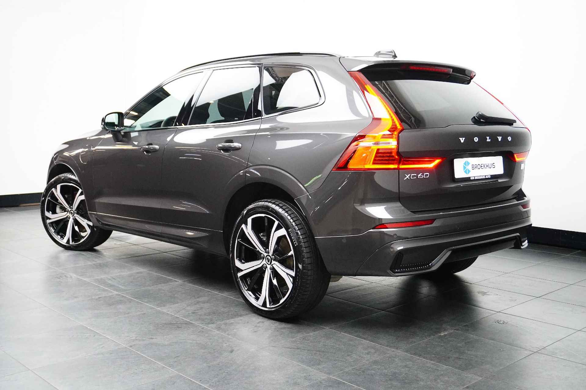 Volvo XC60 T6 AWD Ultimate Dark | Luchtvering | Bowers&Wilkins | HUD | 360 Camera | - 3/25