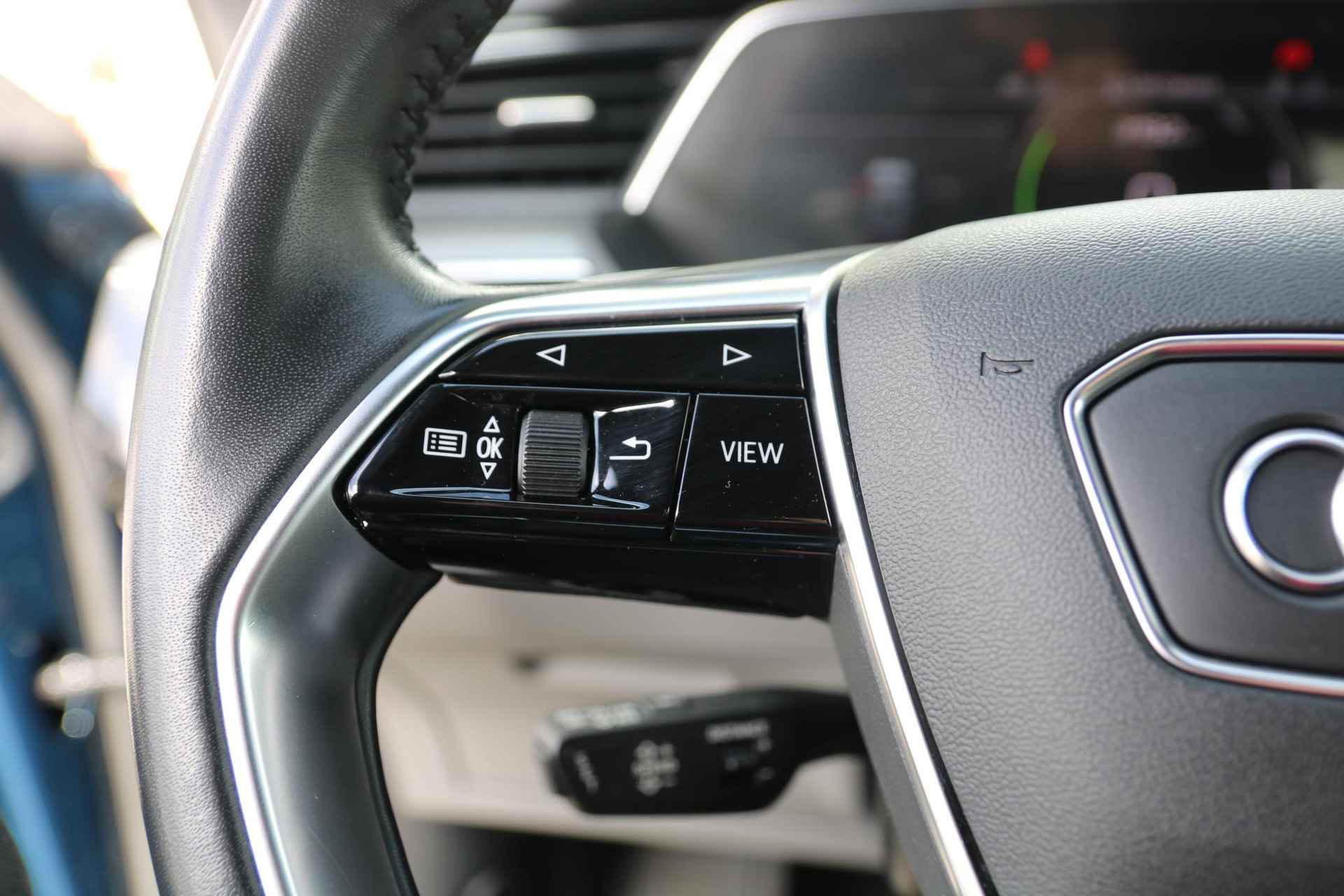 Audi e-tron e-tron 55 quattro advanced Pro Line Plus 95 kWh | Airco | Navi | Camera | Panoramadak | BTW AUTO | Privacy Glass | LM Velgen | | €500,- LAAD TEGOED | - 22/29