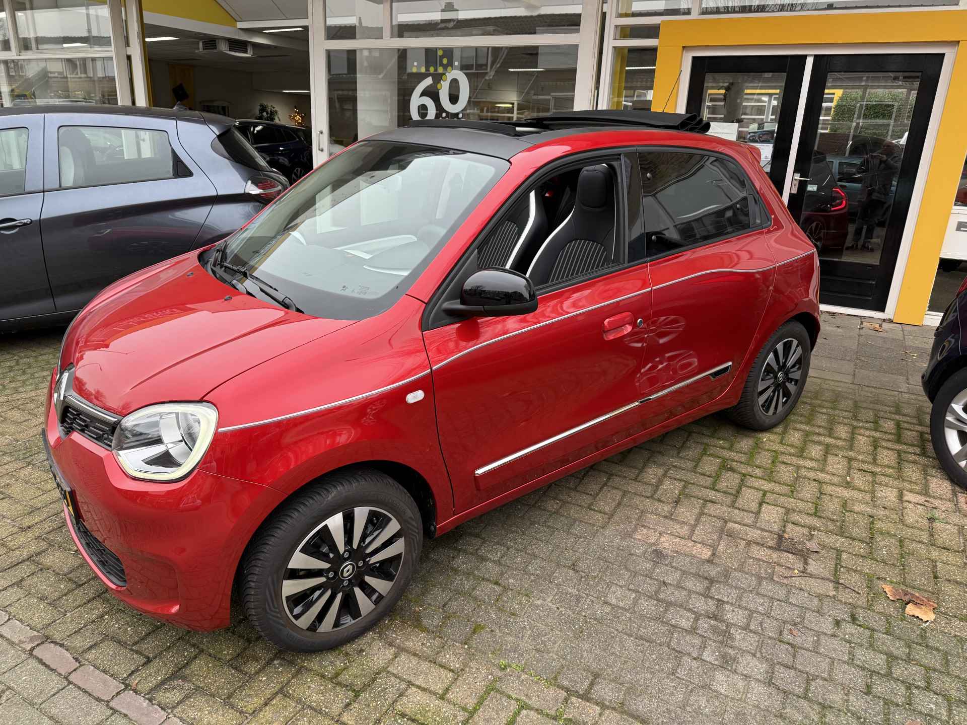 Renault Twingo Z.E. R80 E-Tech Techno 22 kWh CAMERA NAVIGATIE GROOT OPENDAK ELEKTRISCH PARKEERSENSOREN LICHTM.VELGEN - 3/38