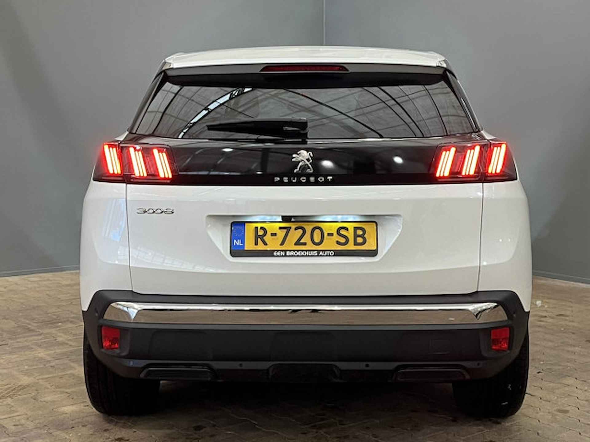 Peugeot 3008 1.2 PureTech Allure - 7/38