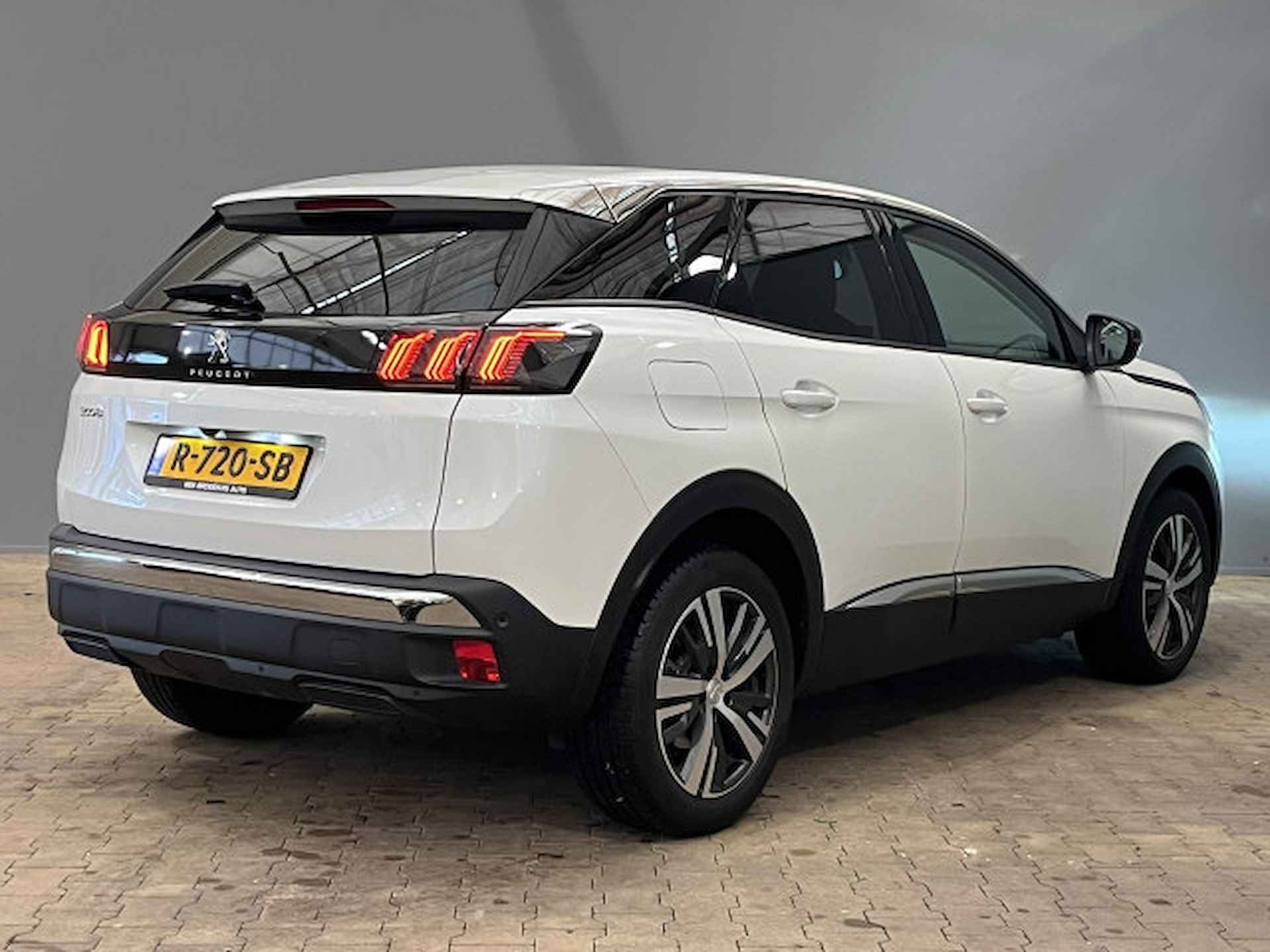 Peugeot 3008 1.2 PureTech Allure - 10/38